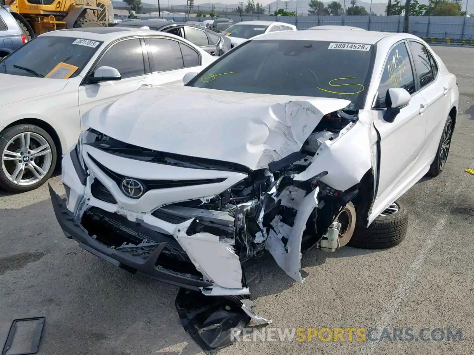 2 Фотография поврежденного автомобиля 4T1B11HK3KU225067 TOYOTA CAMRY 2019