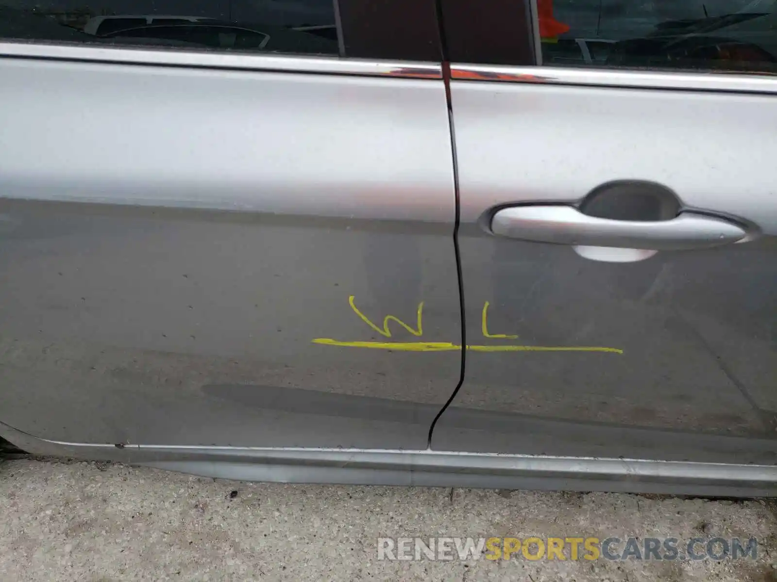 9 Photograph of a damaged car 4T1B11HK3KU225635 TOYOTA CAMRY 2019