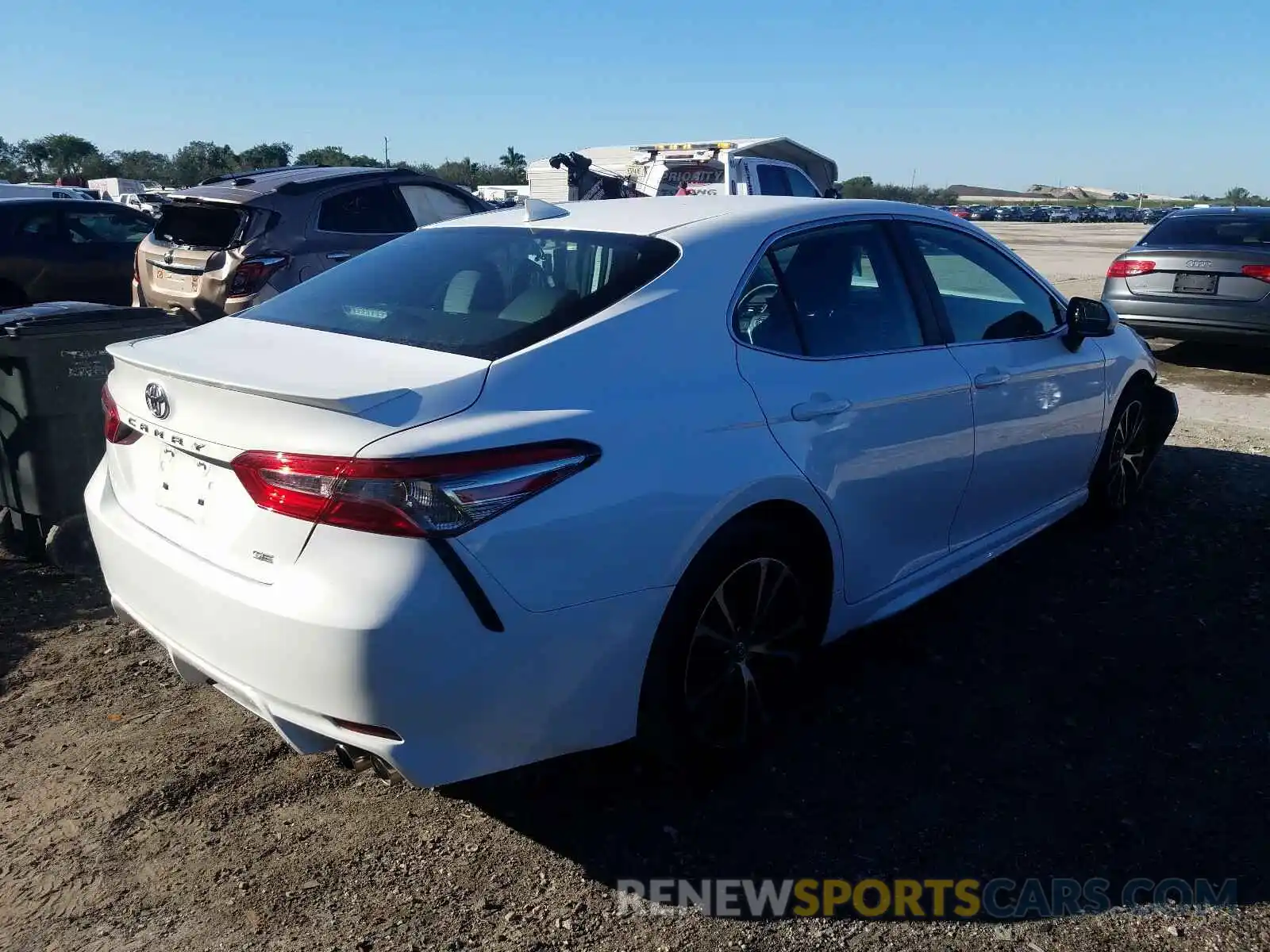 4 Photograph of a damaged car 4T1B11HK3KU225652 TOYOTA CAMRY 2019