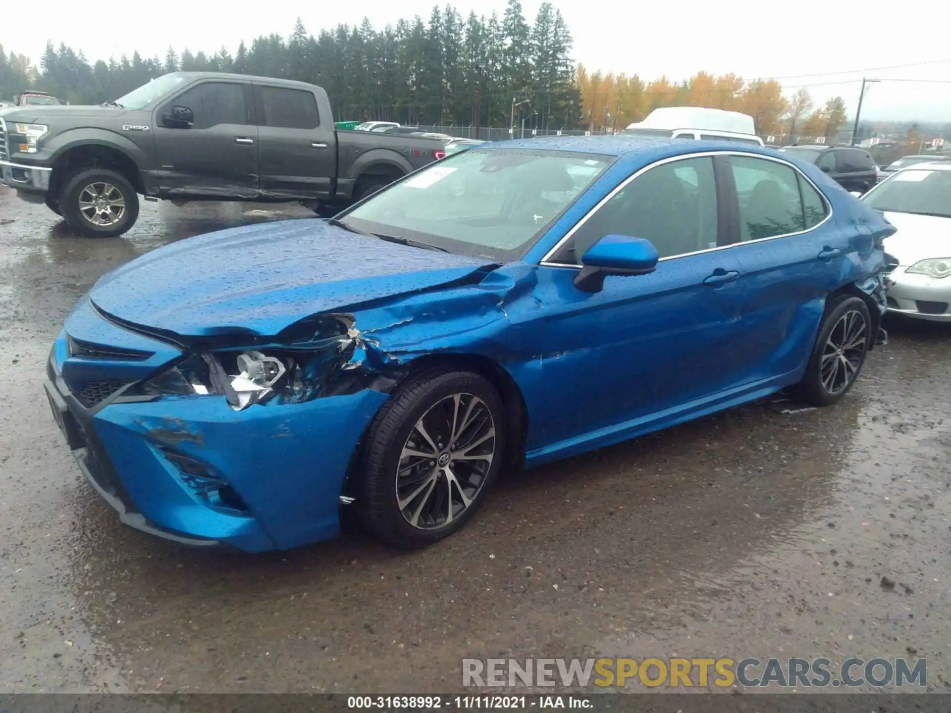 2 Photograph of a damaged car 4T1B11HK3KU226333 TOYOTA CAMRY 2019