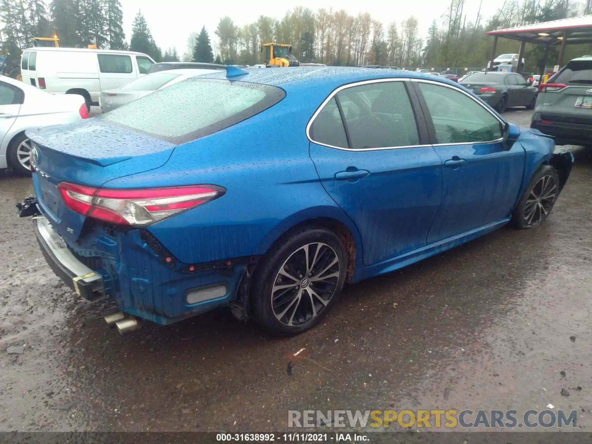 4 Photograph of a damaged car 4T1B11HK3KU226333 TOYOTA CAMRY 2019