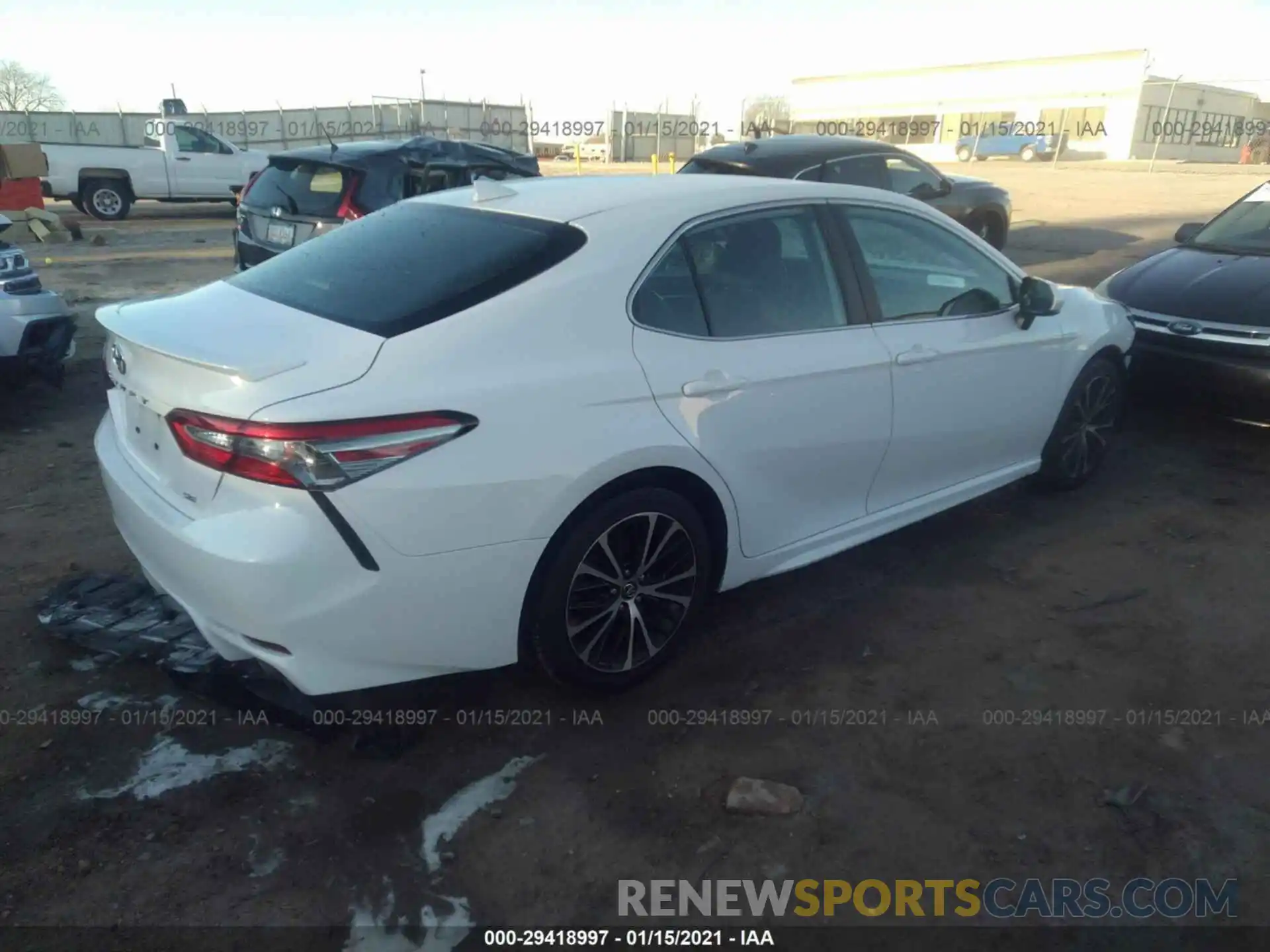 4 Фотография поврежденного автомобиля 4T1B11HK3KU229927 TOYOTA CAMRY 2019