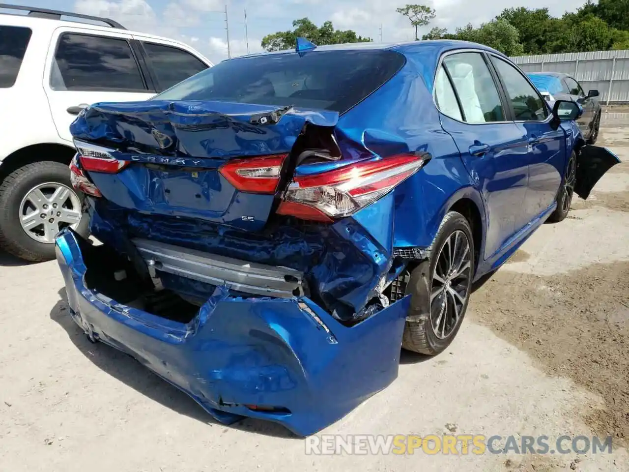 4 Photograph of a damaged car 4T1B11HK3KU235498 TOYOTA CAMRY 2019