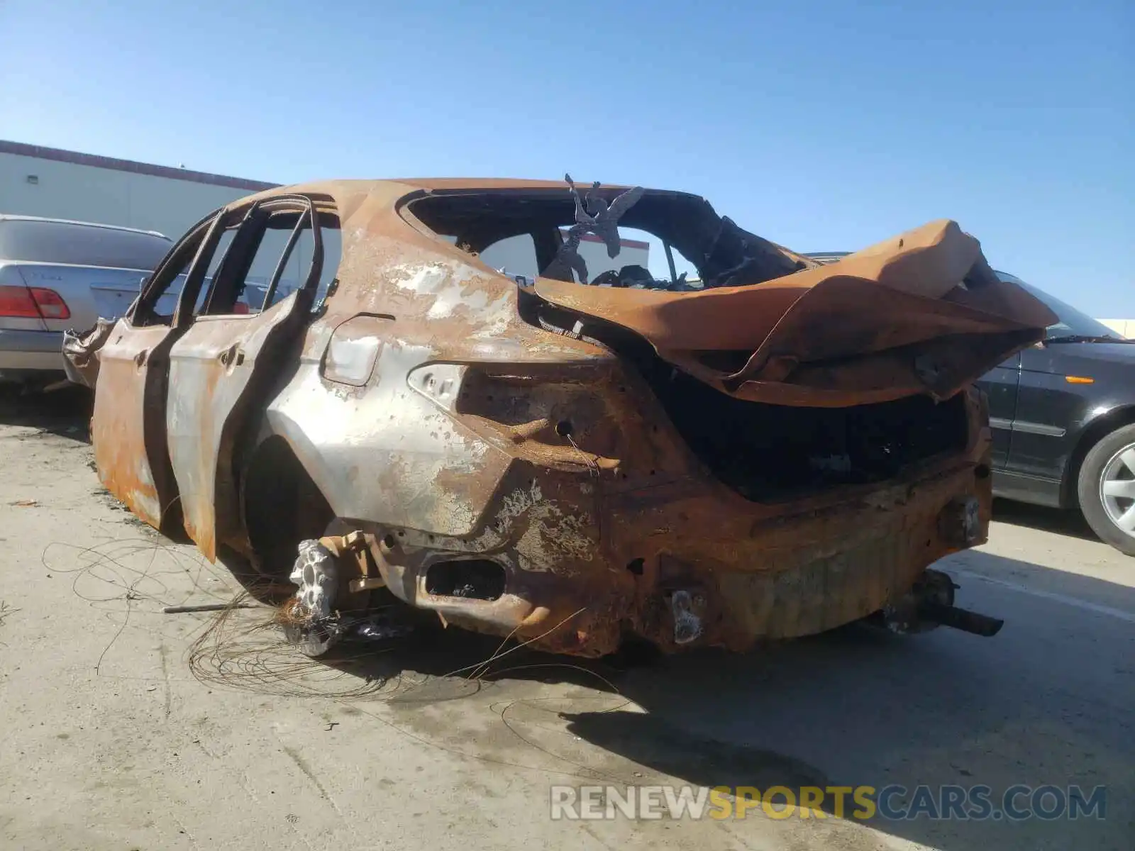 3 Photograph of a damaged car 4T1B11HK3KU236036 TOYOTA CAMRY 2019