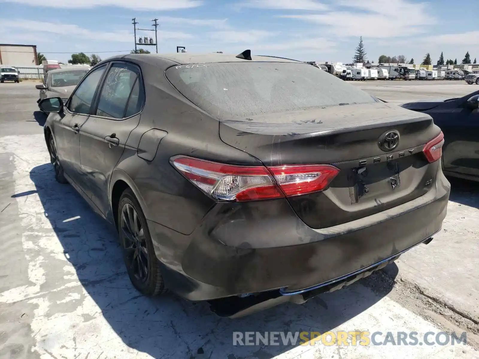 3 Фотография поврежденного автомобиля 4T1B11HK3KU237641 TOYOTA CAMRY 2019