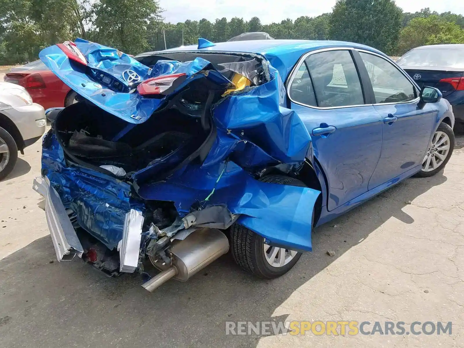 4 Photograph of a damaged car 4T1B11HK3KU238403 TOYOTA CAMRY 2019