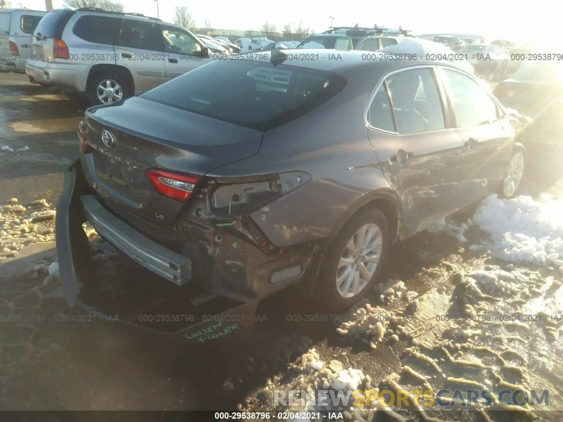 4 Фотография поврежденного автомобиля 4T1B11HK3KU239616 TOYOTA CAMRY 2019