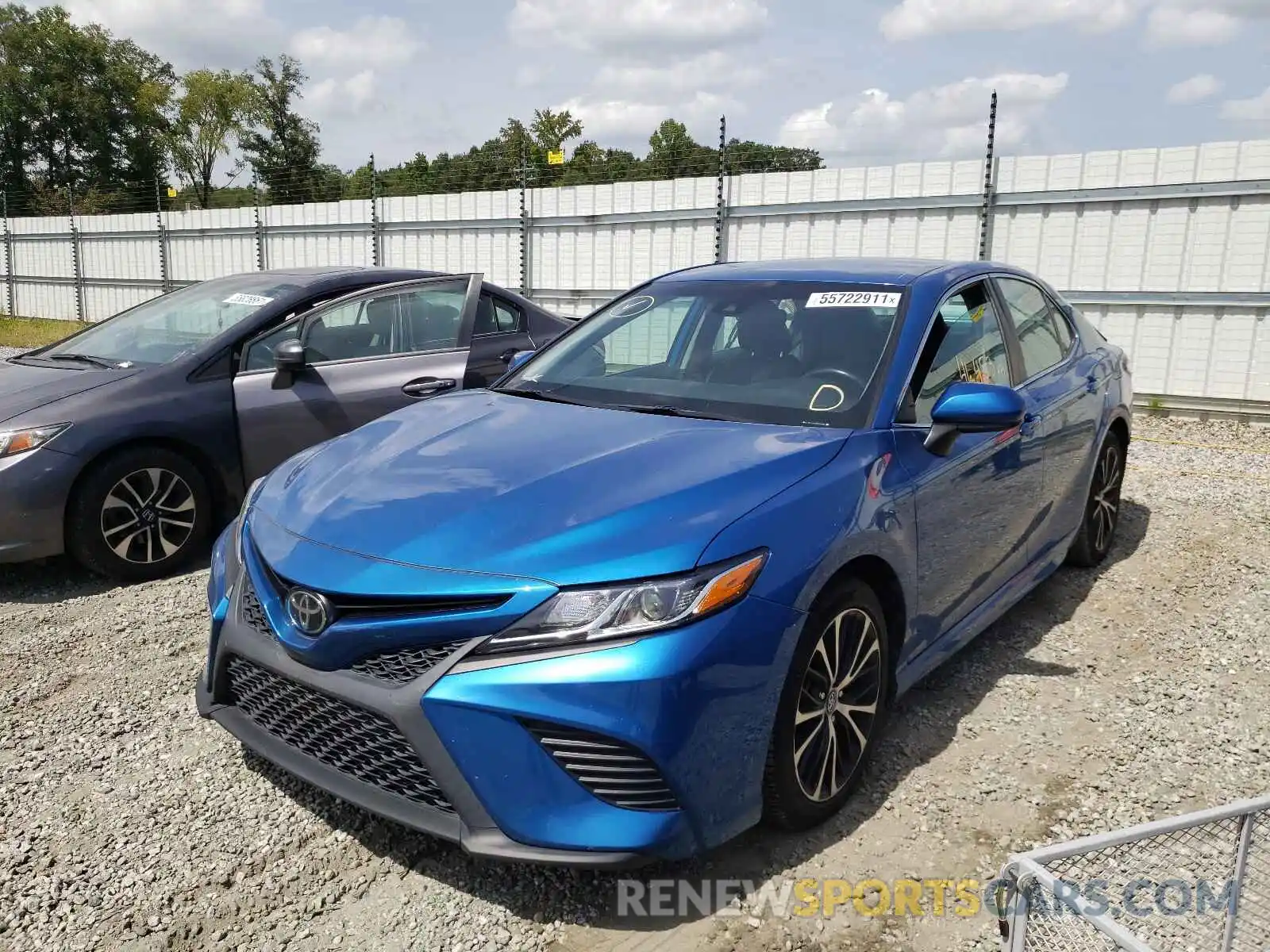 2 Photograph of a damaged car 4T1B11HK3KU240104 TOYOTA CAMRY 2019