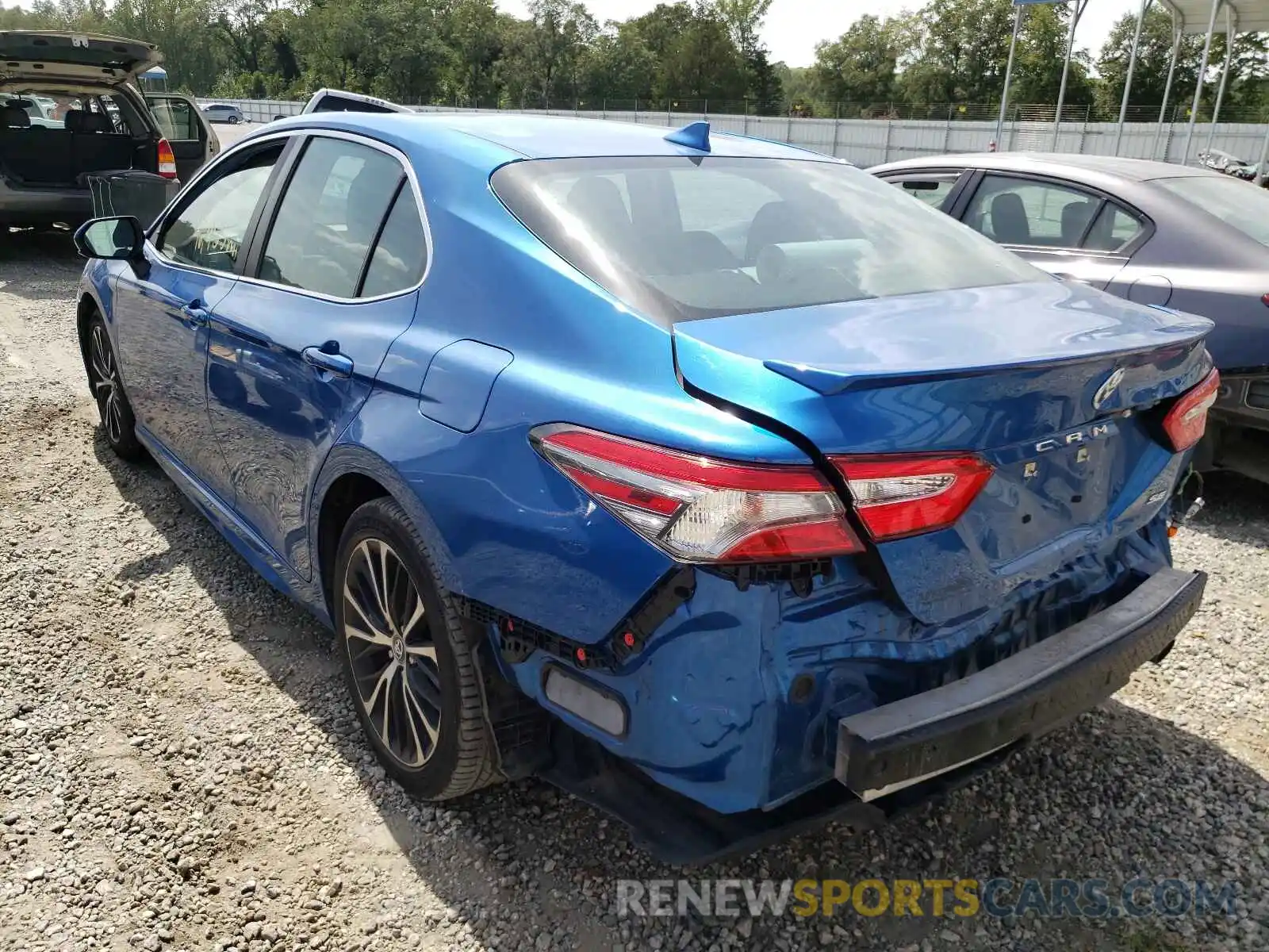 3 Photograph of a damaged car 4T1B11HK3KU240104 TOYOTA CAMRY 2019