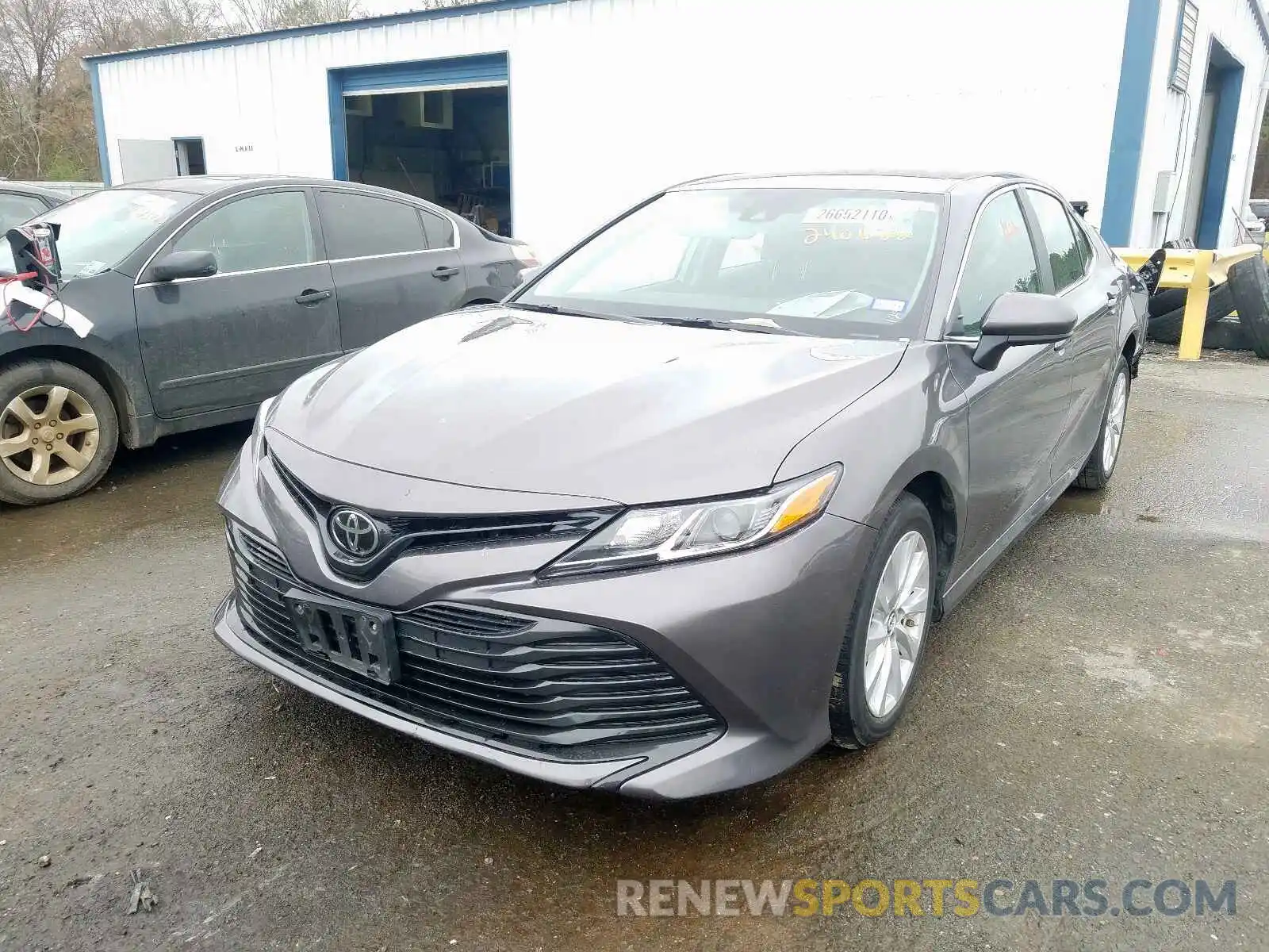 2 Photograph of a damaged car 4T1B11HK3KU240622 TOYOTA CAMRY 2019