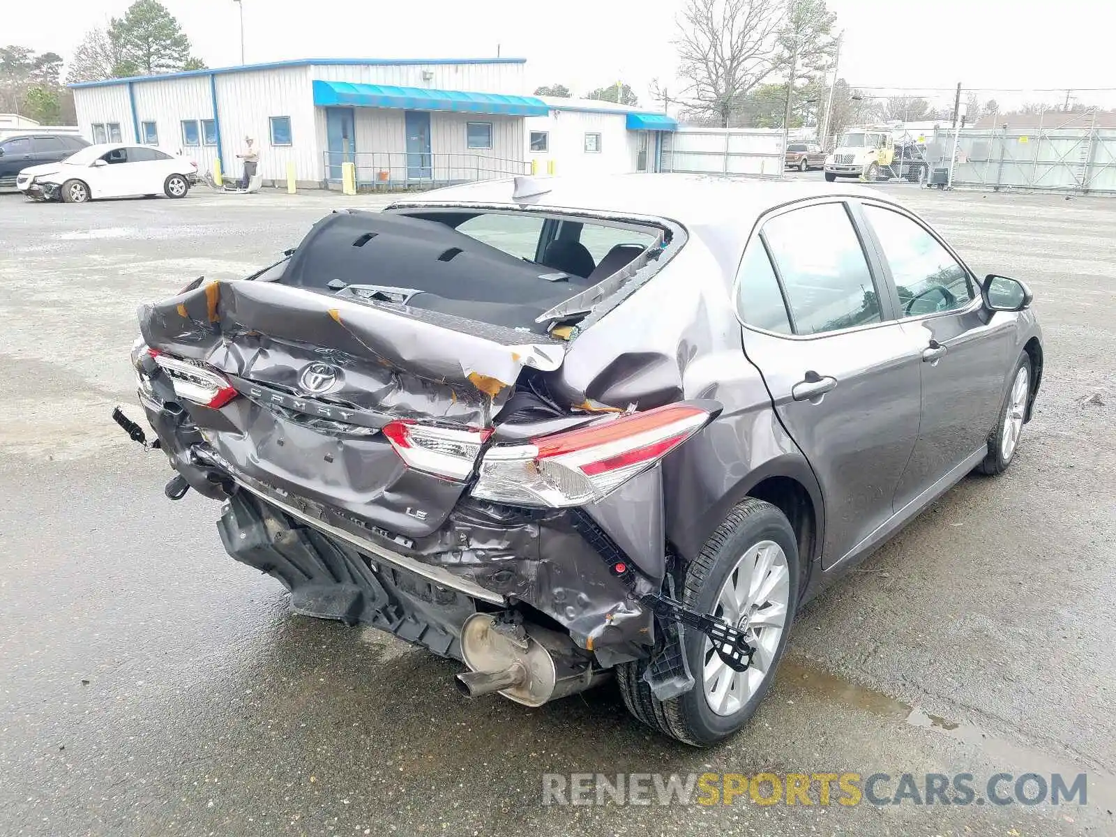 4 Photograph of a damaged car 4T1B11HK3KU240622 TOYOTA CAMRY 2019