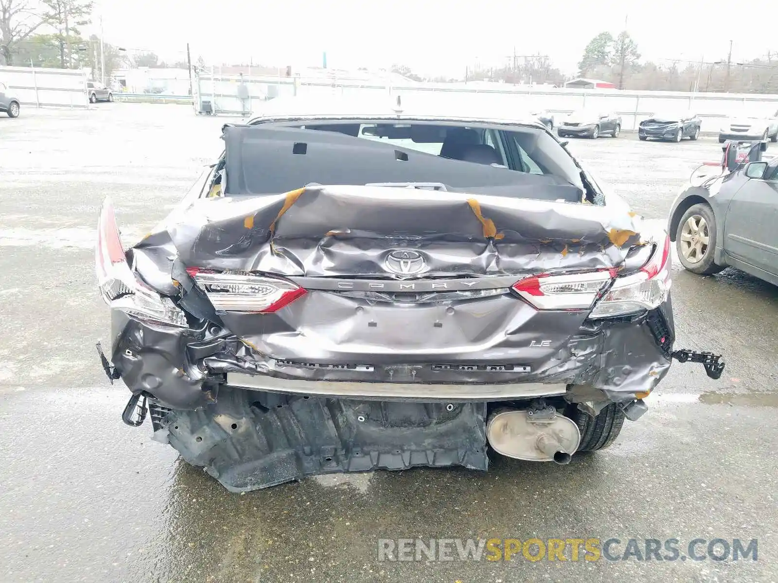 9 Photograph of a damaged car 4T1B11HK3KU240622 TOYOTA CAMRY 2019