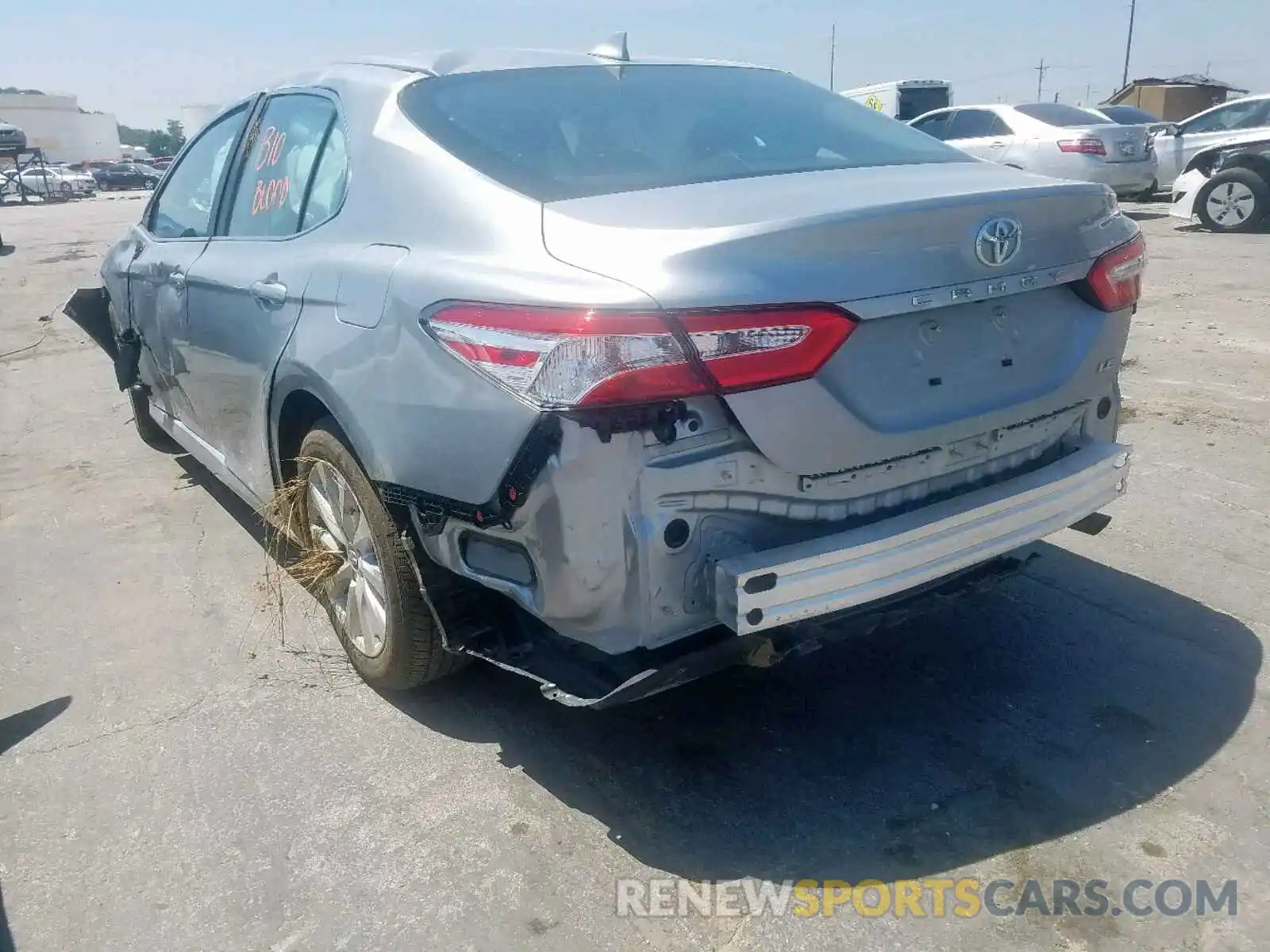 3 Фотография поврежденного автомобиля 4T1B11HK3KU242838 TOYOTA CAMRY 2019