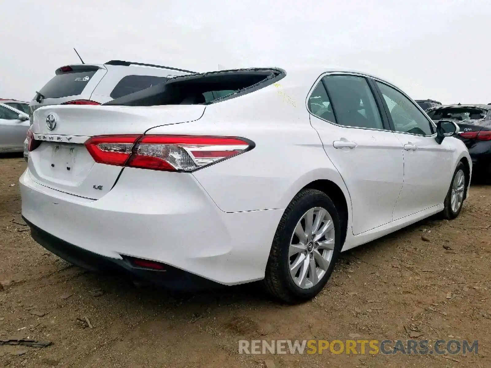 4 Фотография поврежденного автомобиля 4T1B11HK3KU243276 TOYOTA CAMRY 2019