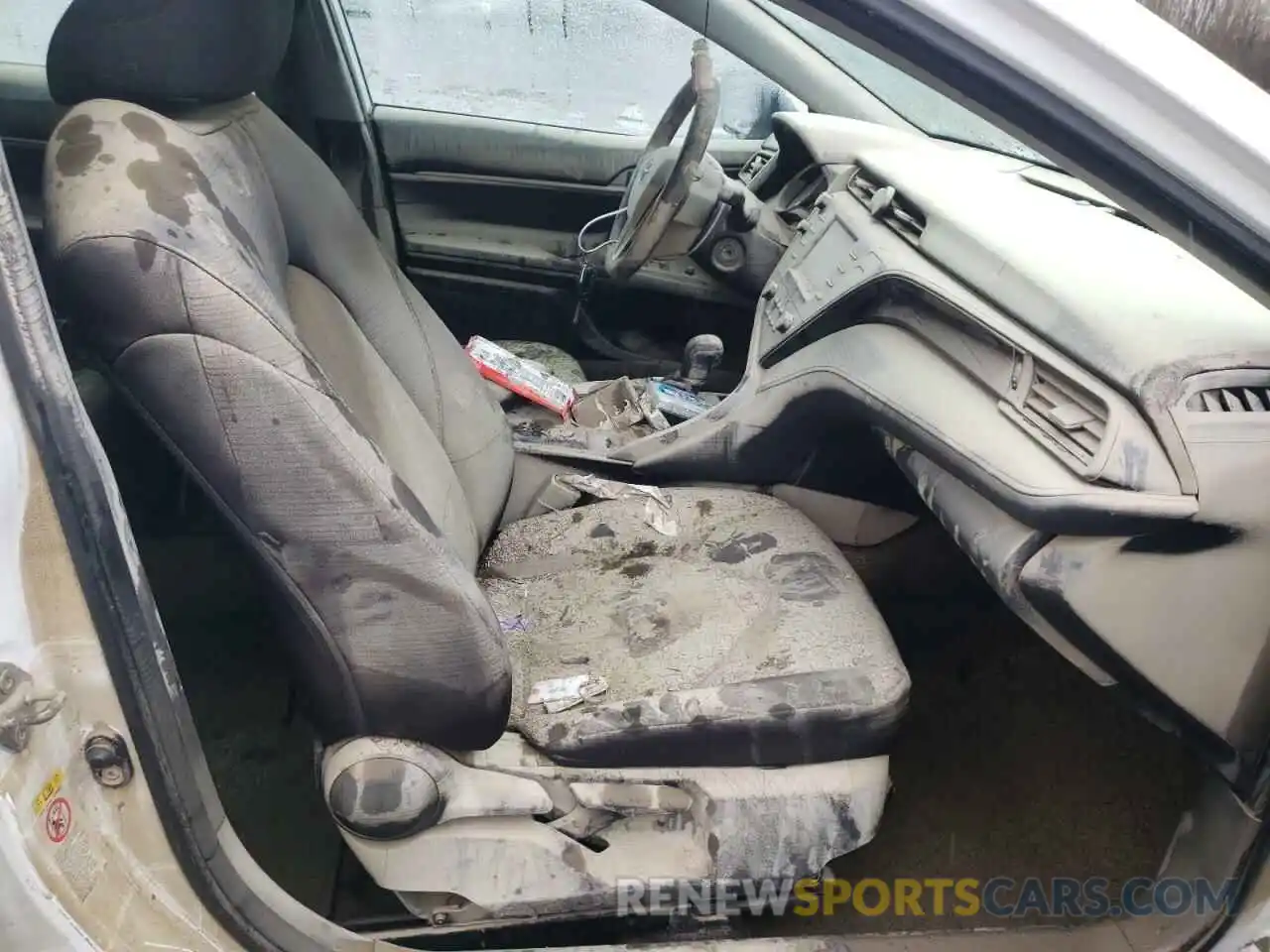 5 Photograph of a damaged car 4T1B11HK3KU249109 TOYOTA CAMRY 2019