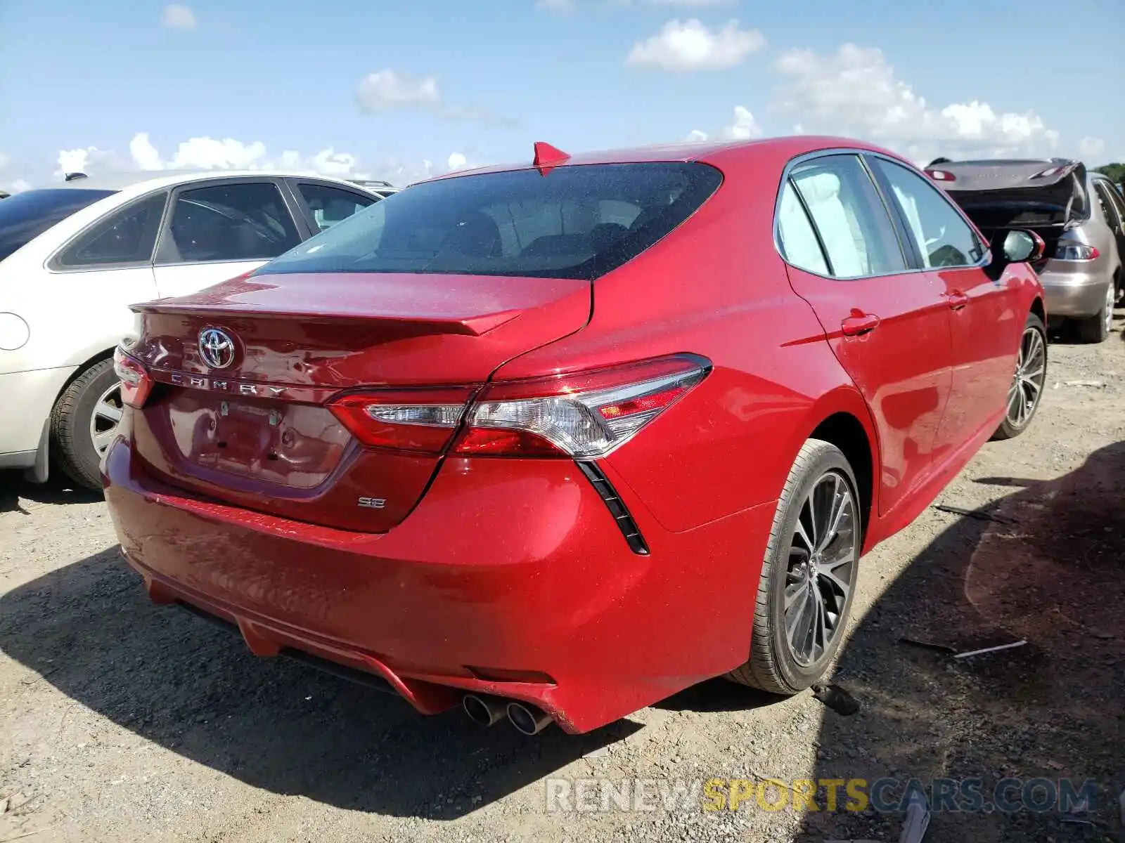 4 Фотография поврежденного автомобиля 4T1B11HK3KU249255 TOYOTA CAMRY 2019