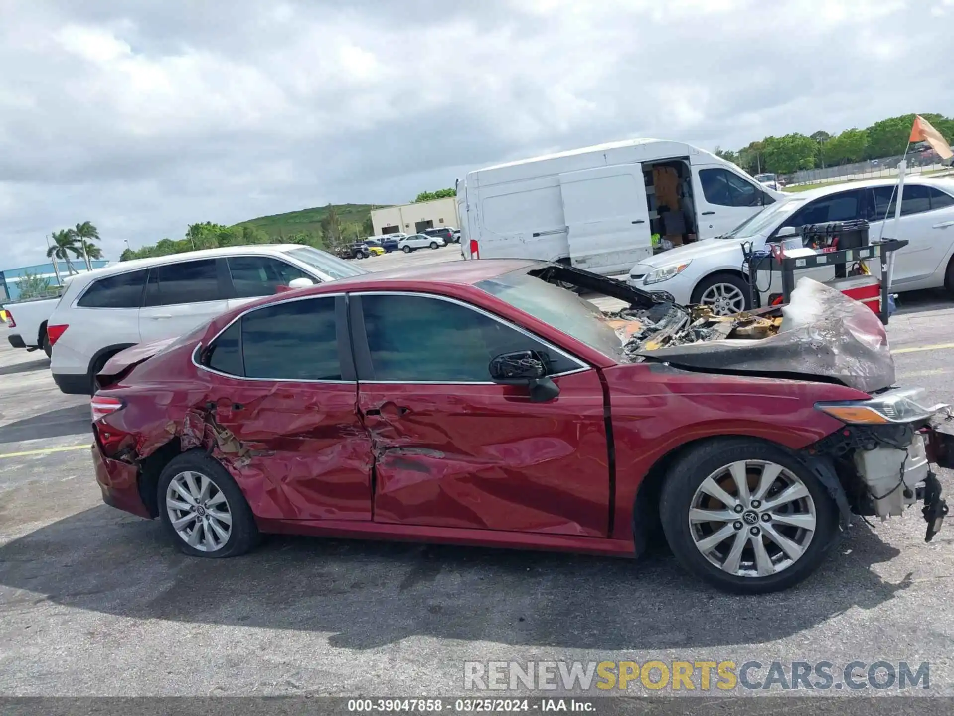 12 Photograph of a damaged car 4T1B11HK3KU249935 TOYOTA CAMRY 2019