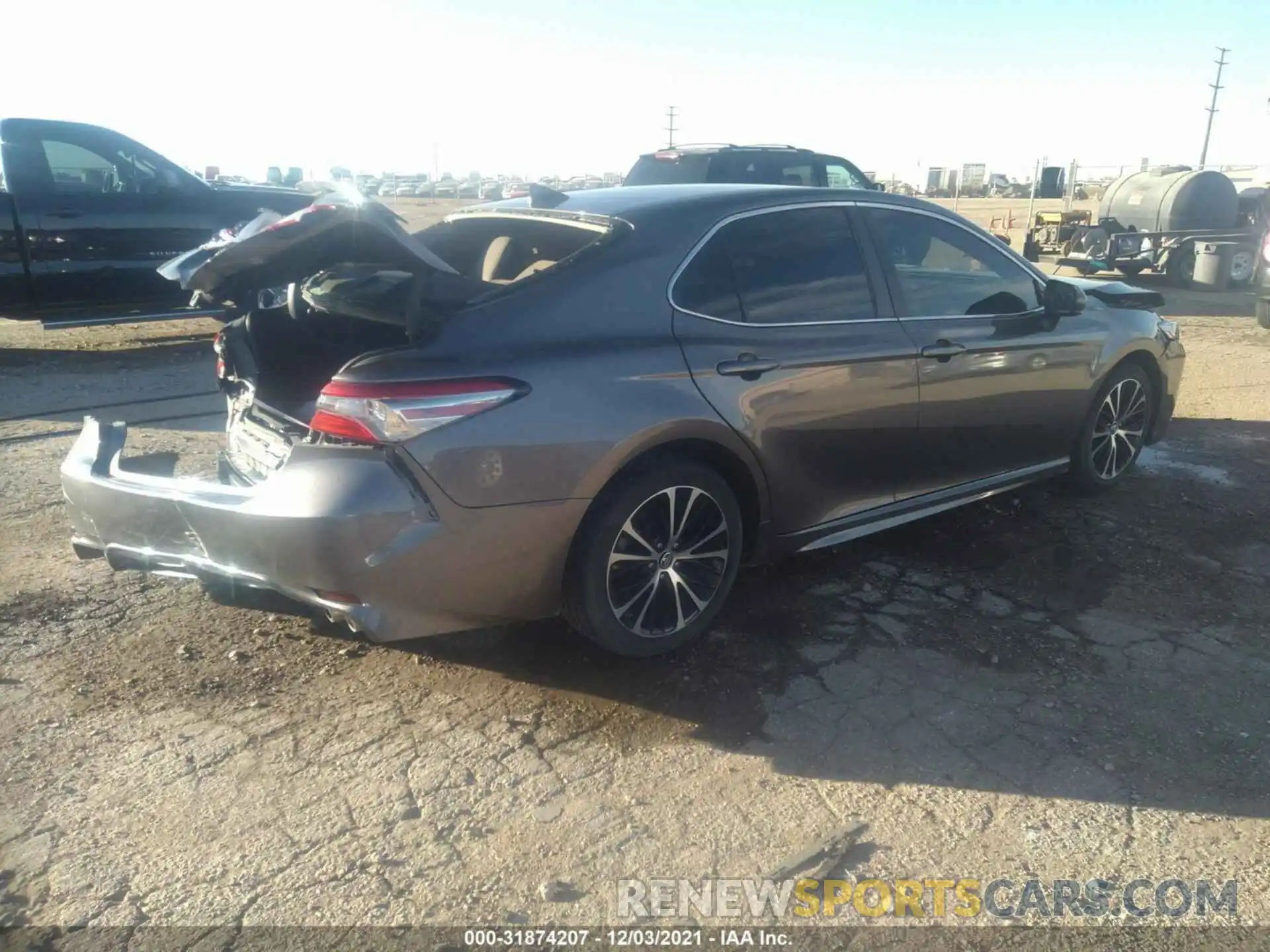 4 Photograph of a damaged car 4T1B11HK3KU250146 TOYOTA CAMRY 2019