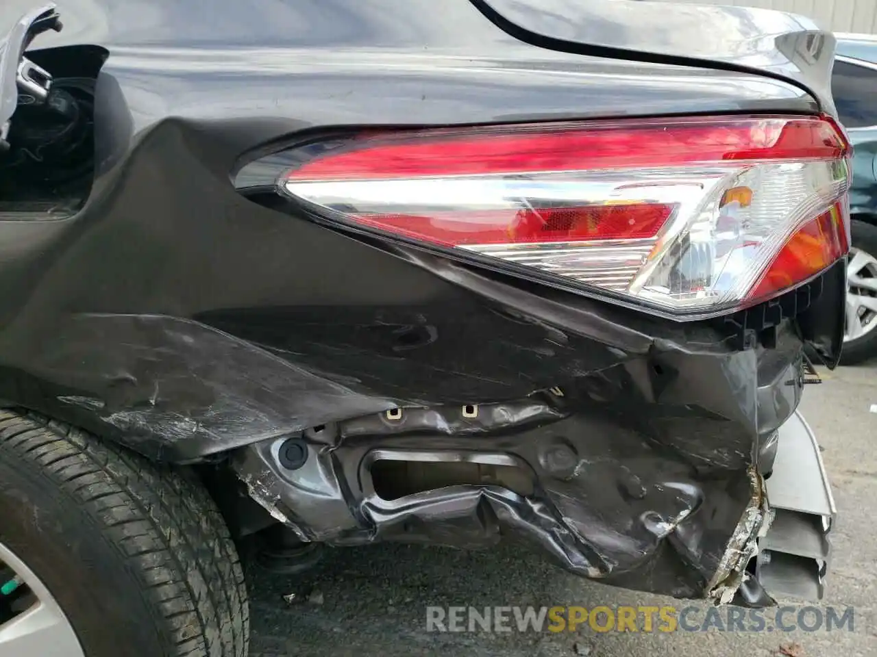 9 Photograph of a damaged car 4T1B11HK3KU251605 TOYOTA CAMRY 2019