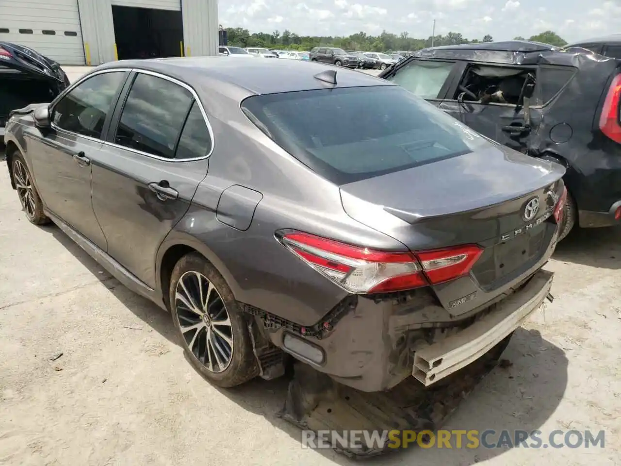 3 Photograph of a damaged car 4T1B11HK3KU252382 TOYOTA CAMRY 2019