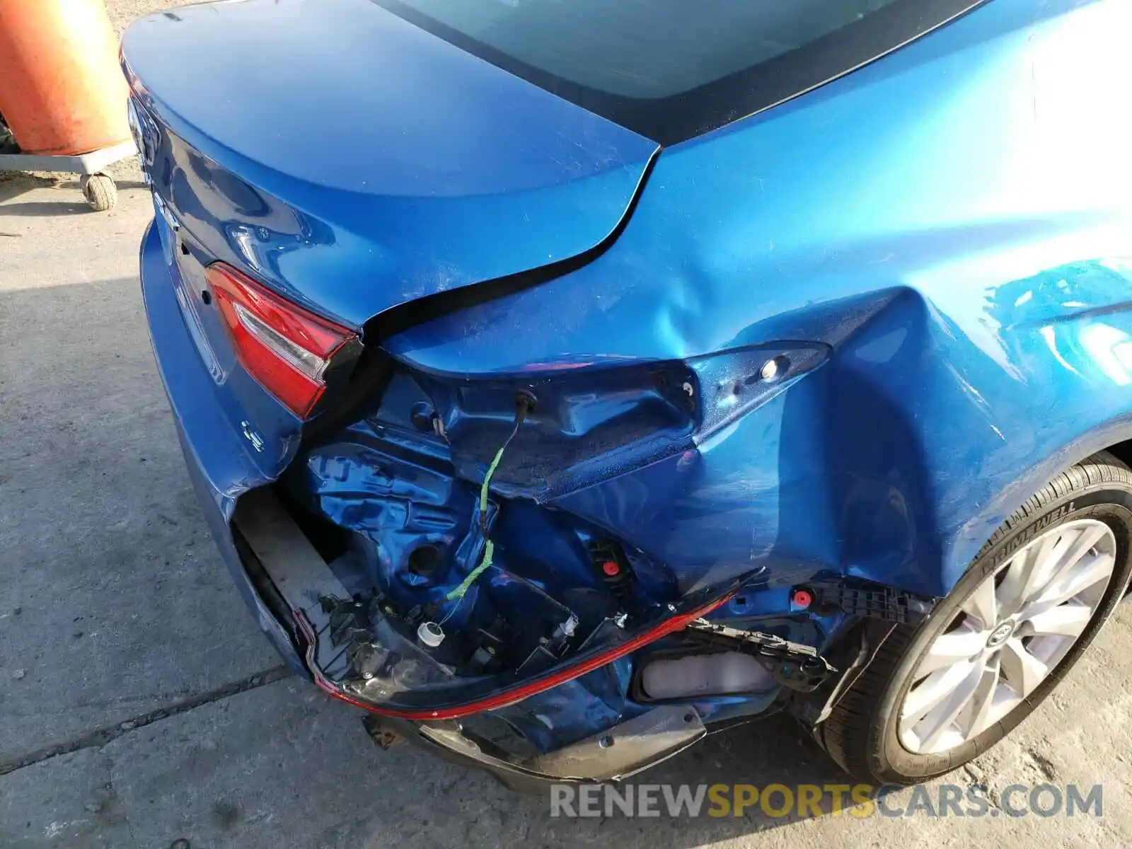 9 Photograph of a damaged car 4T1B11HK3KU254794 TOYOTA CAMRY 2019