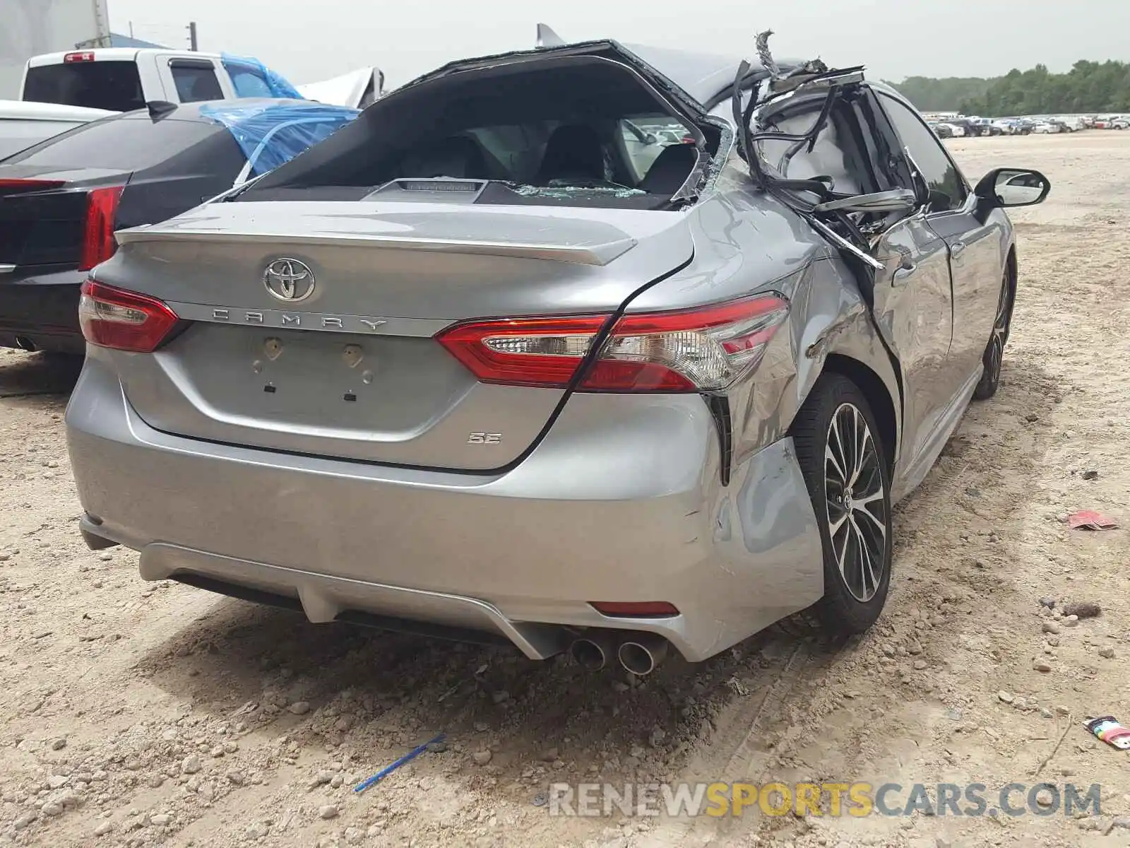 4 Photograph of a damaged car 4T1B11HK3KU255783 TOYOTA CAMRY 2019