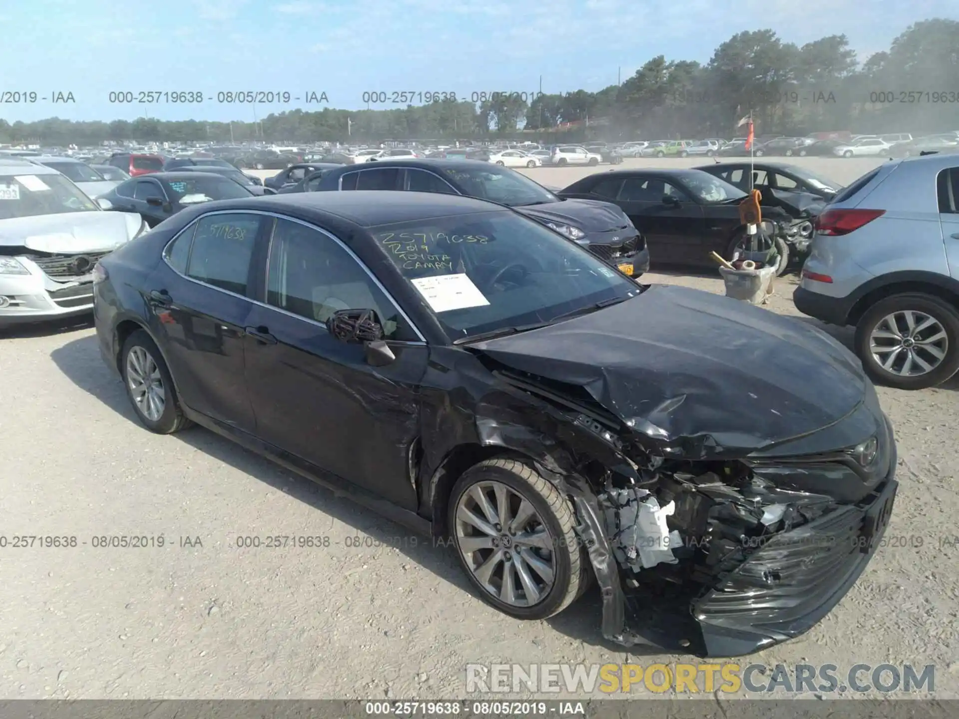 1 Photograph of a damaged car 4T1B11HK3KU256190 TOYOTA CAMRY 2019