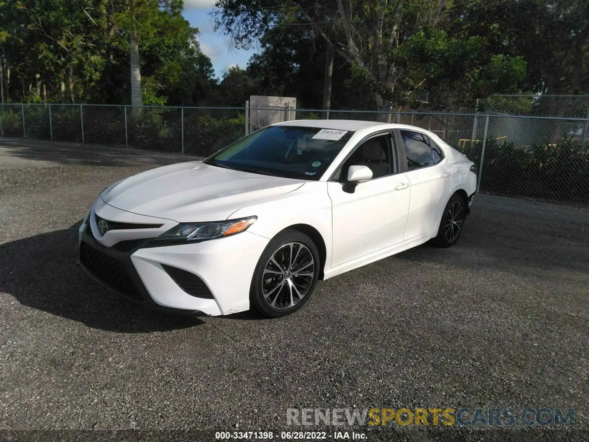 2 Photograph of a damaged car 4T1B11HK3KU256240 TOYOTA CAMRY 2019