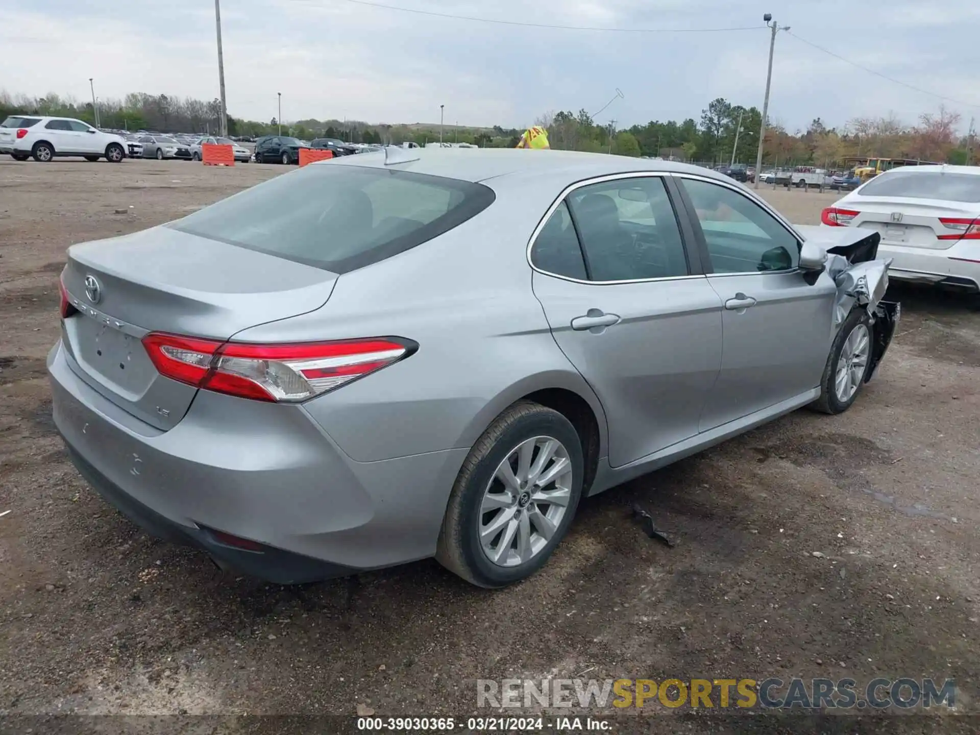 4 Photograph of a damaged car 4T1B11HK3KU257310 TOYOTA CAMRY 2019