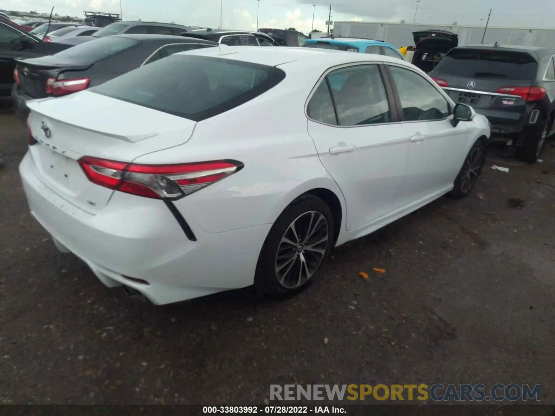 4 Фотография поврежденного автомобиля 4T1B11HK3KU258215 TOYOTA CAMRY 2019