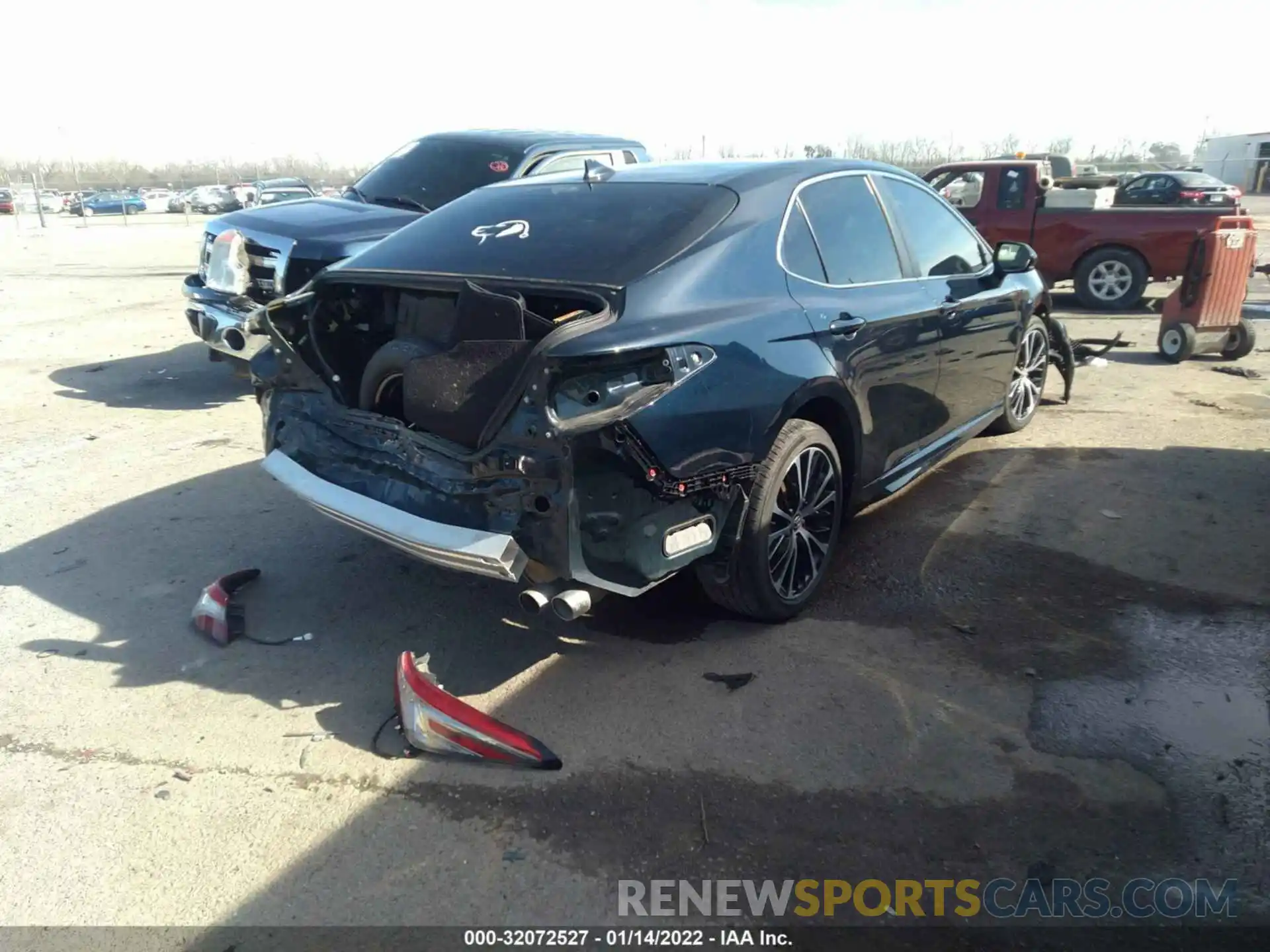 4 Photograph of a damaged car 4T1B11HK3KU258361 TOYOTA CAMRY 2019