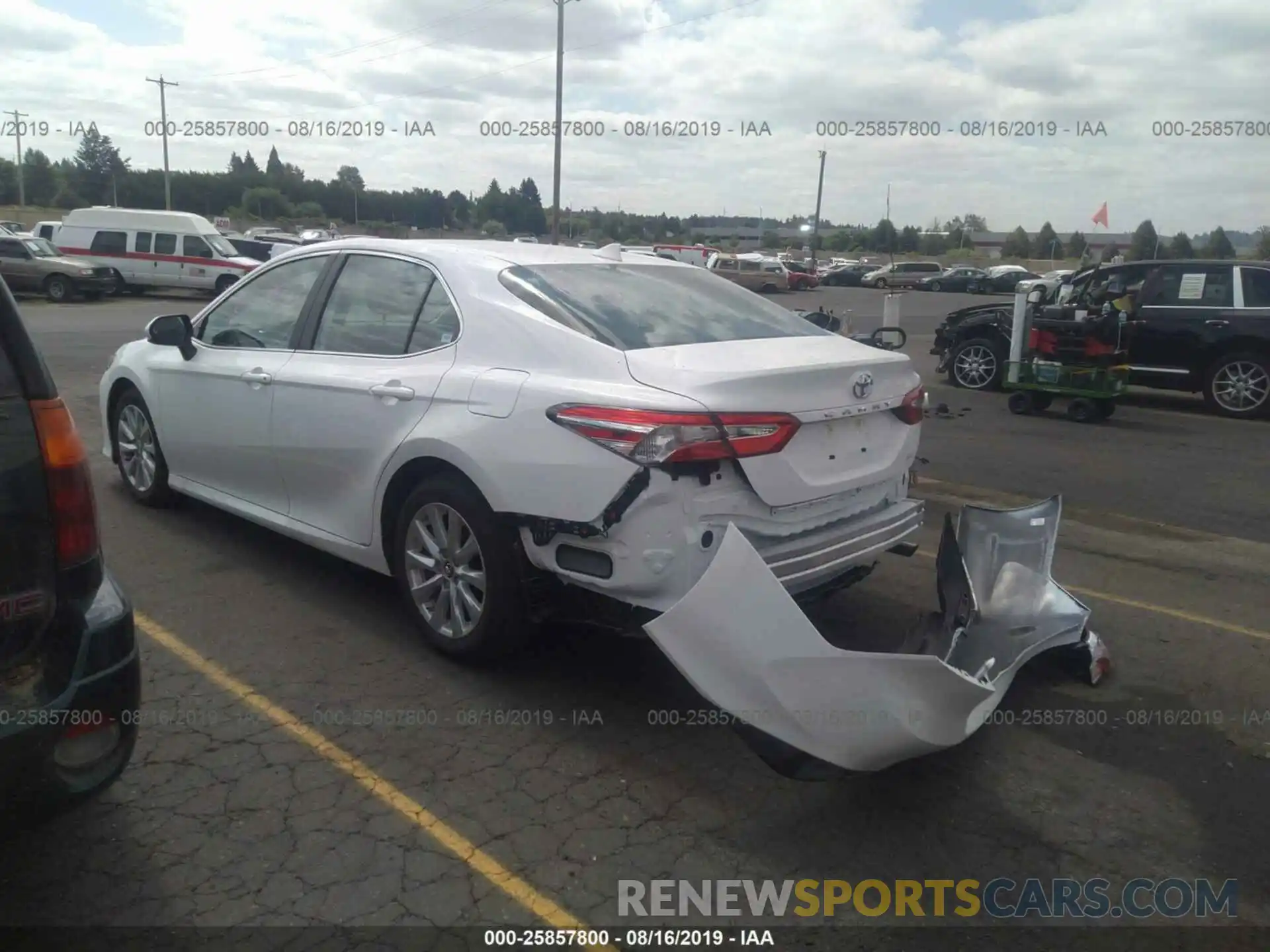 3 Photograph of a damaged car 4T1B11HK3KU261275 TOYOTA CAMRY 2019