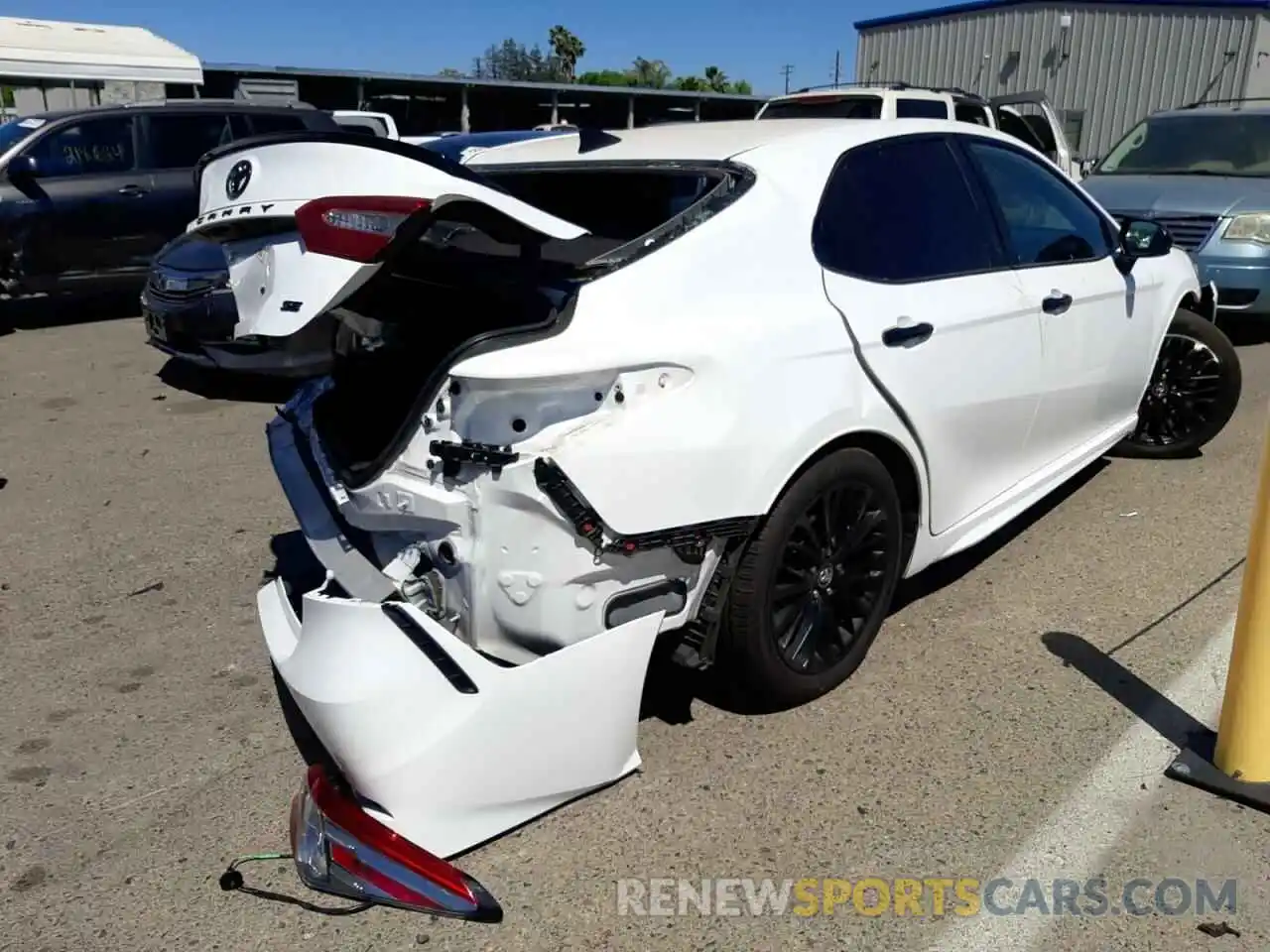 4 Photograph of a damaged car 4T1B11HK3KU262054 TOYOTA CAMRY 2019