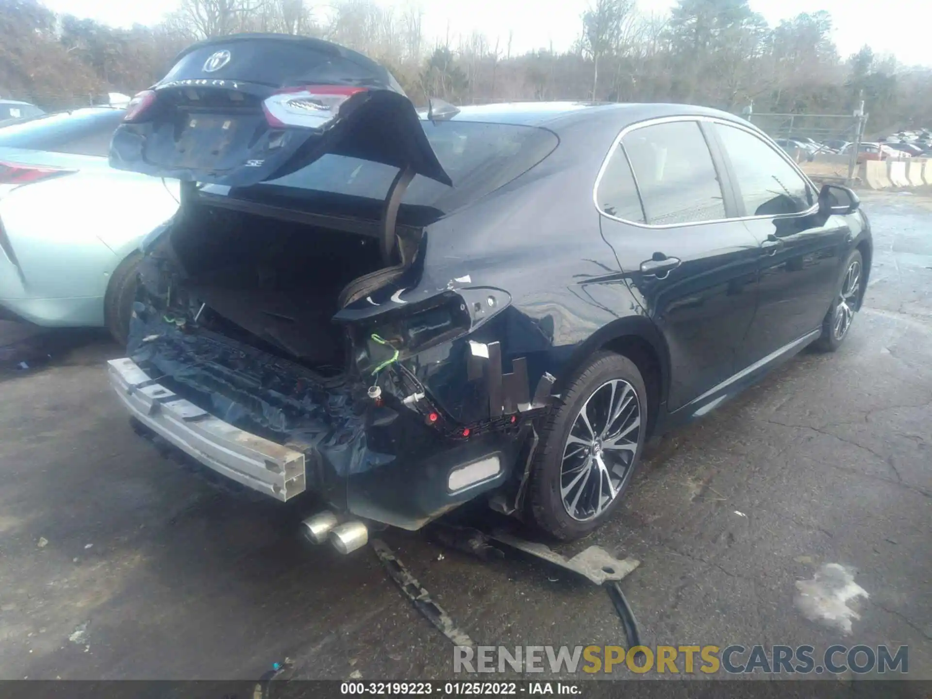 4 Photograph of a damaged car 4T1B11HK3KU262068 TOYOTA CAMRY 2019