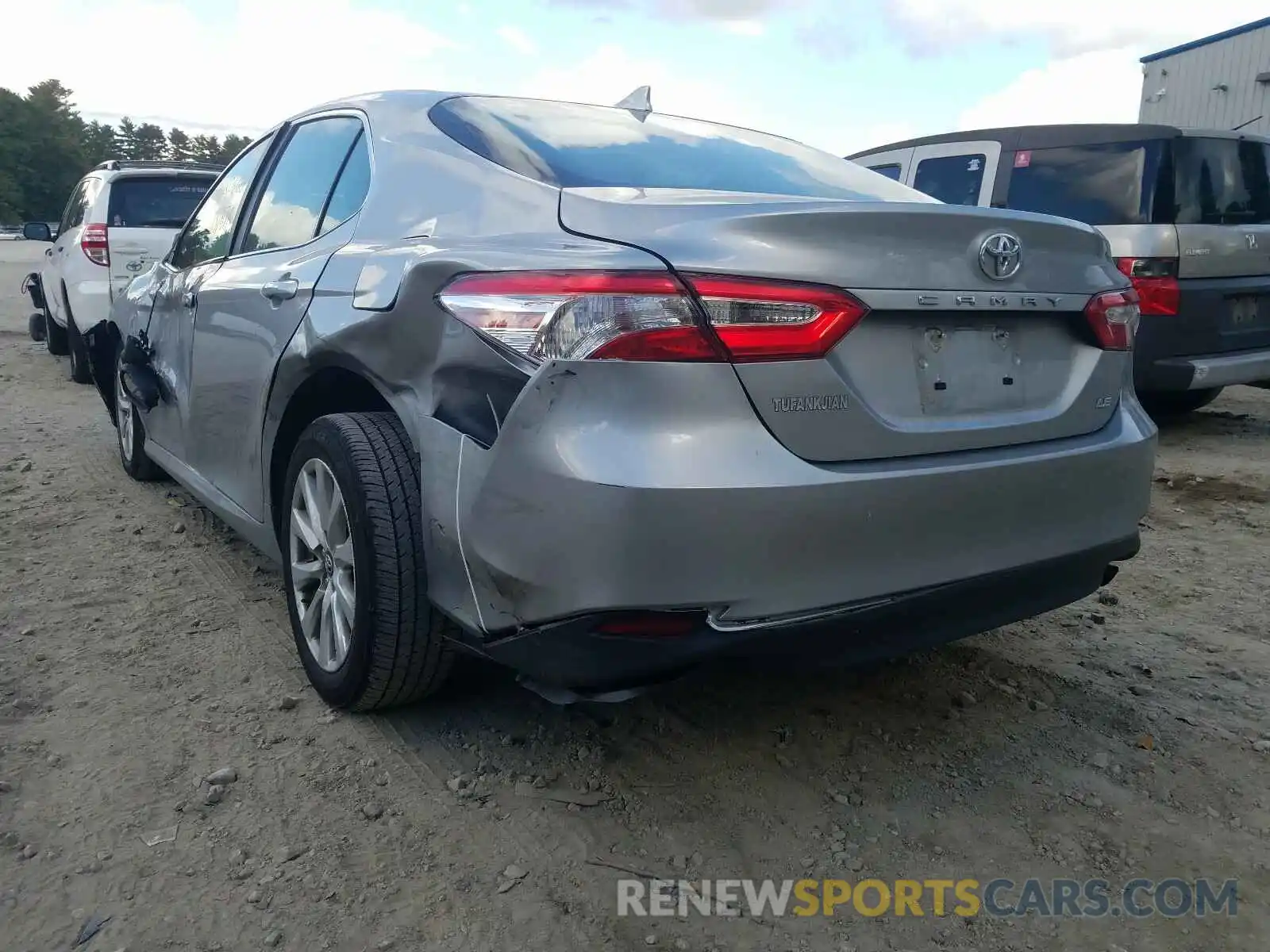 3 Photograph of a damaged car 4T1B11HK3KU262703 TOYOTA CAMRY 2019