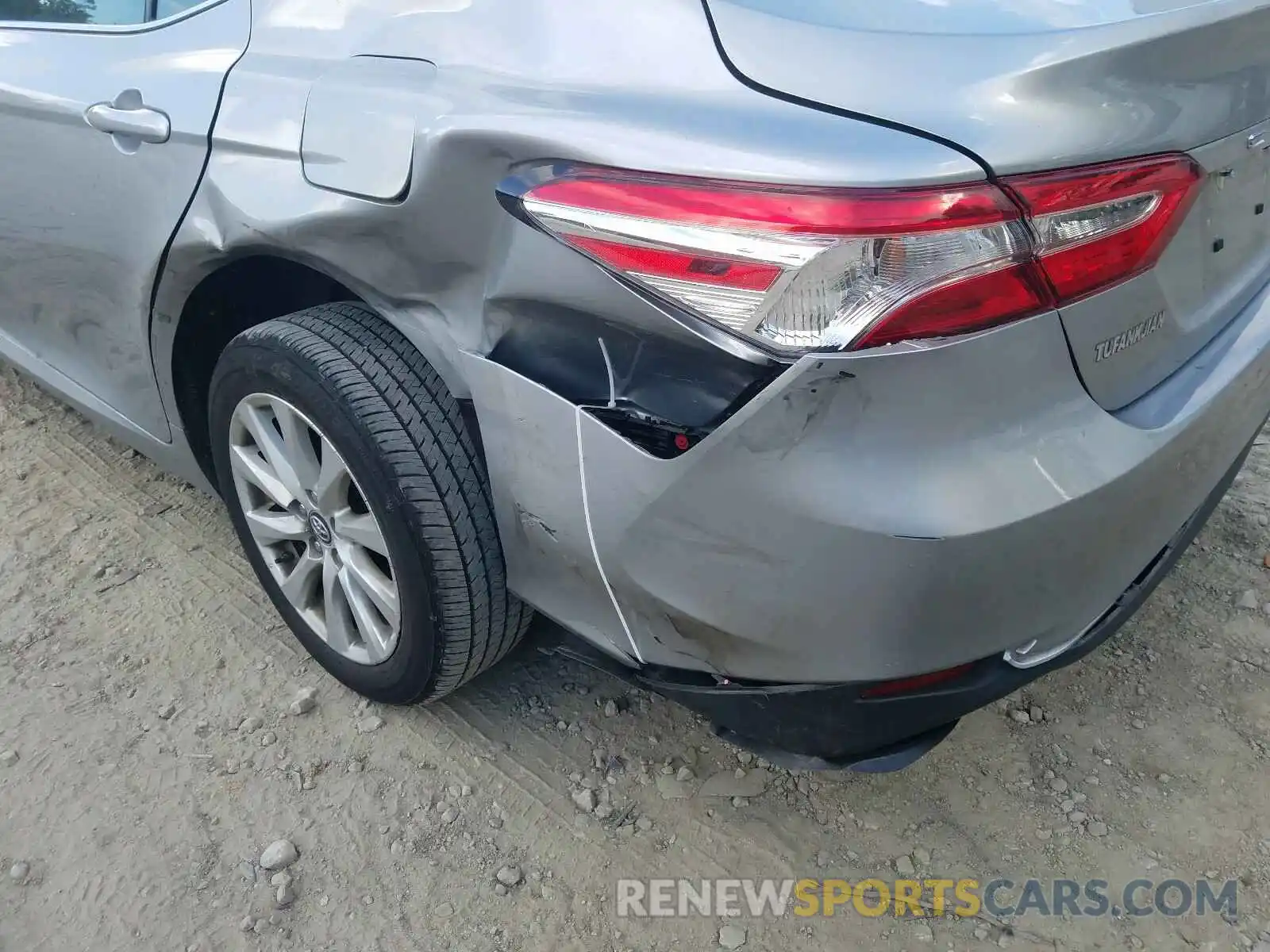 9 Photograph of a damaged car 4T1B11HK3KU262703 TOYOTA CAMRY 2019