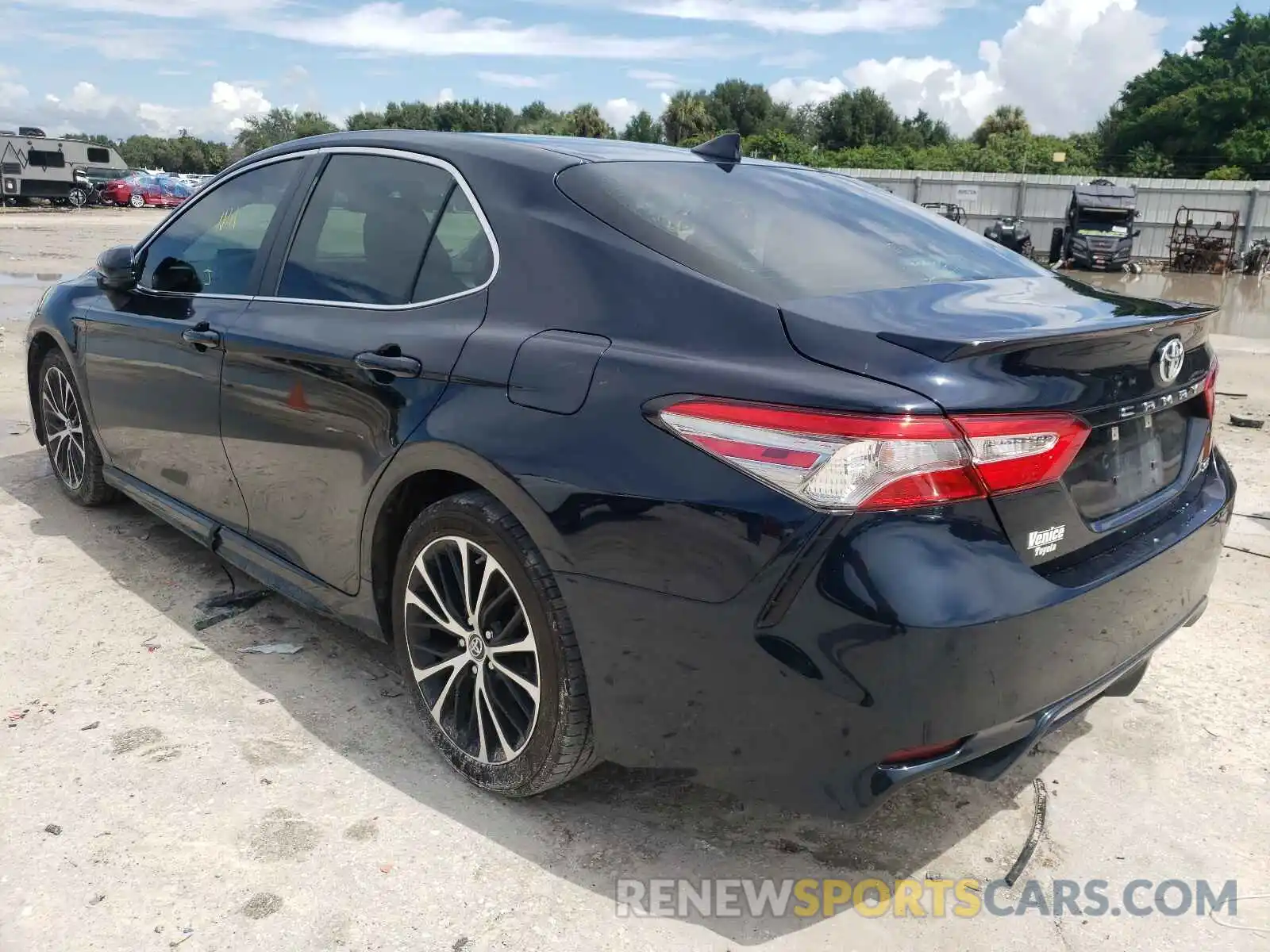 3 Photograph of a damaged car 4T1B11HK3KU263348 TOYOTA CAMRY 2019