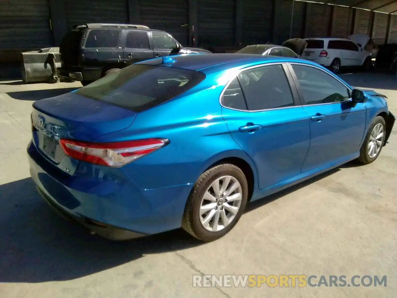 4 Фотография поврежденного автомобиля 4T1B11HK3KU267870 TOYOTA CAMRY 2019