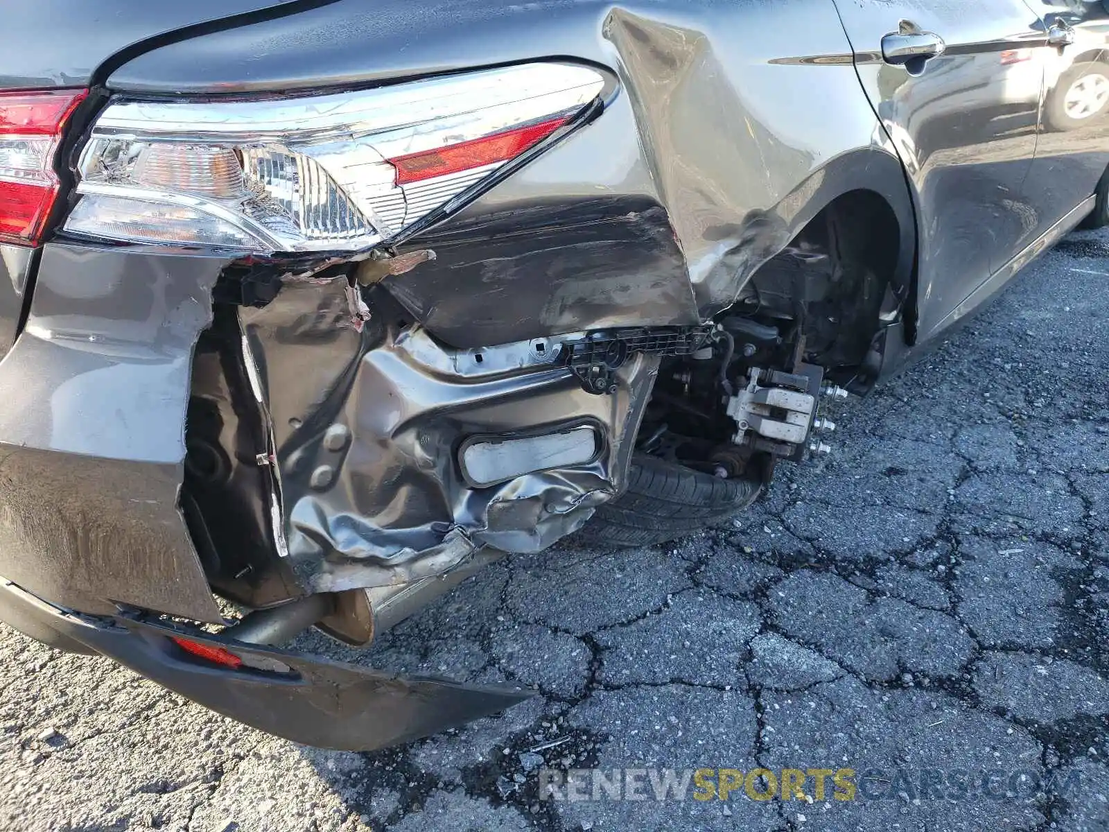 9 Photograph of a damaged car 4T1B11HK3KU268596 TOYOTA CAMRY 2019