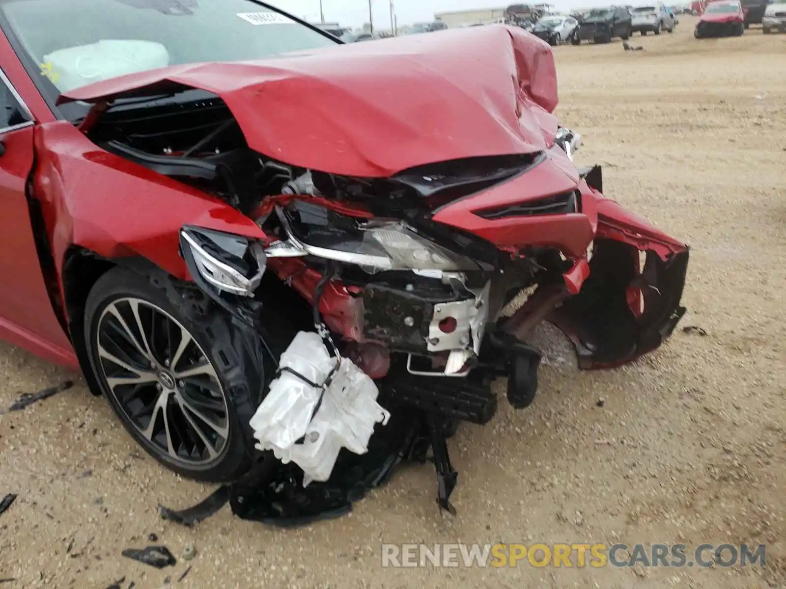 9 Photograph of a damaged car 4T1B11HK3KU268842 TOYOTA CAMRY 2019