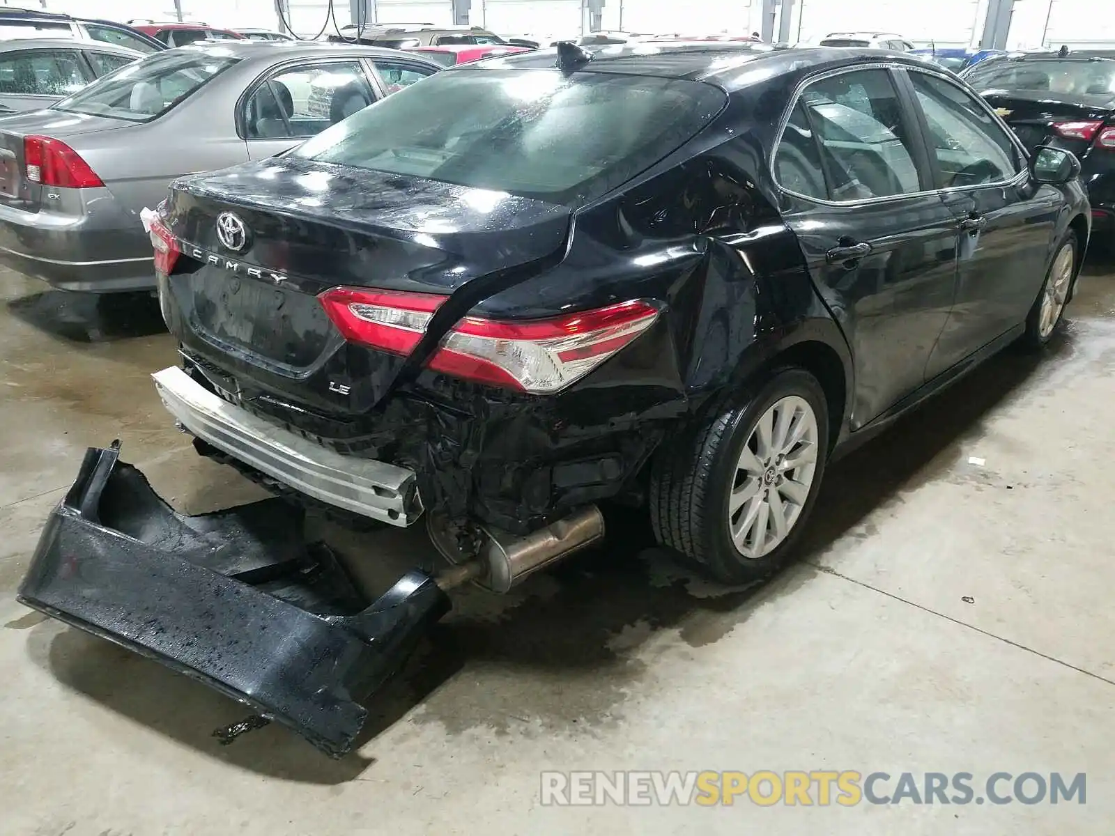 4 Фотография поврежденного автомобиля 4T1B11HK3KU270929 TOYOTA CAMRY 2019