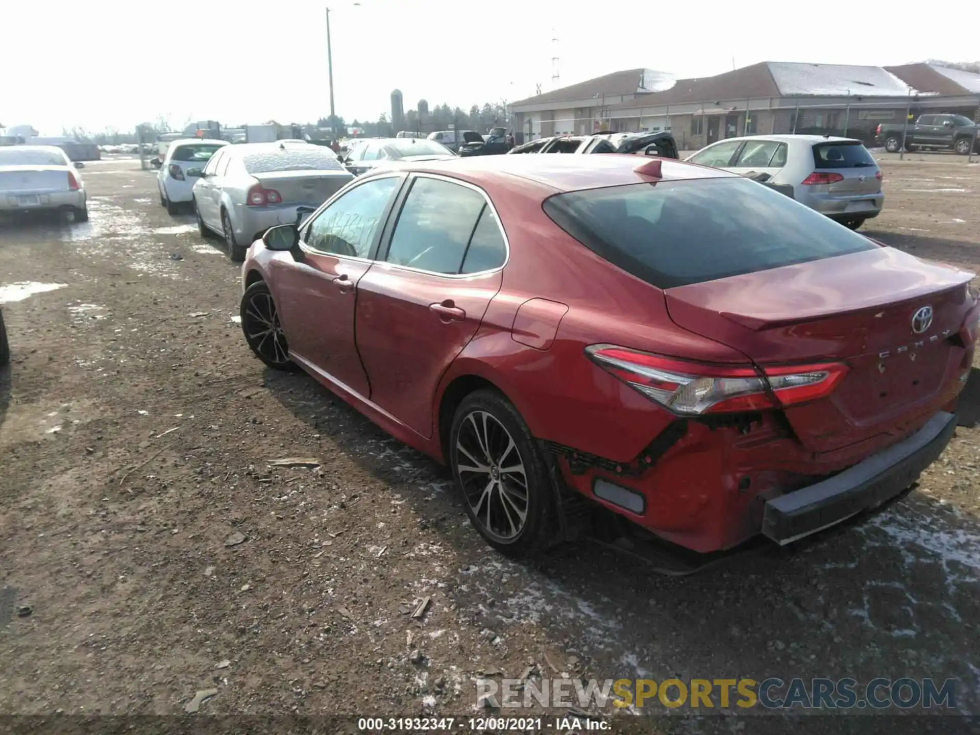 3 Фотография поврежденного автомобиля 4T1B11HK3KU272194 TOYOTA CAMRY 2019