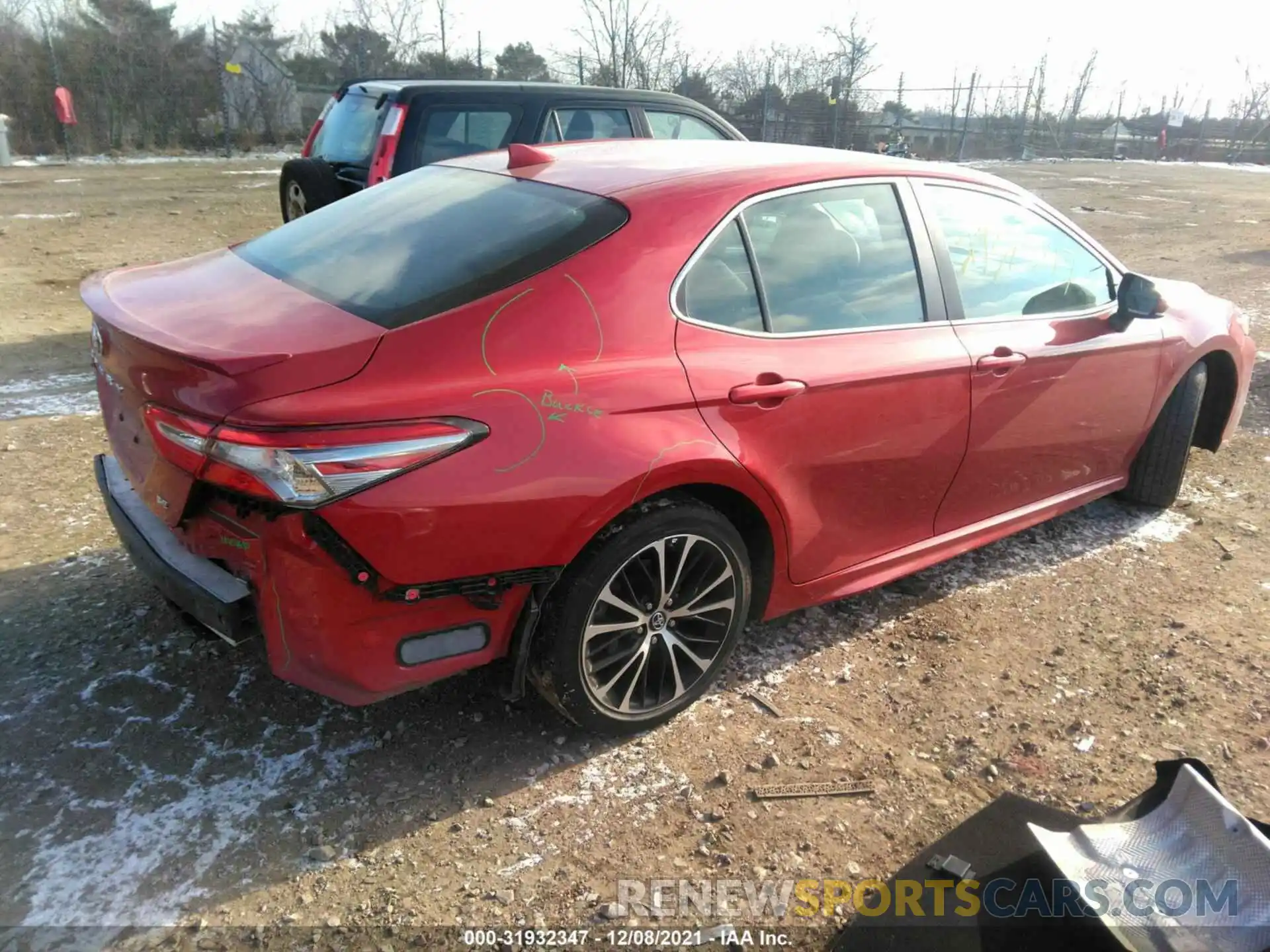 4 Фотография поврежденного автомобиля 4T1B11HK3KU272194 TOYOTA CAMRY 2019