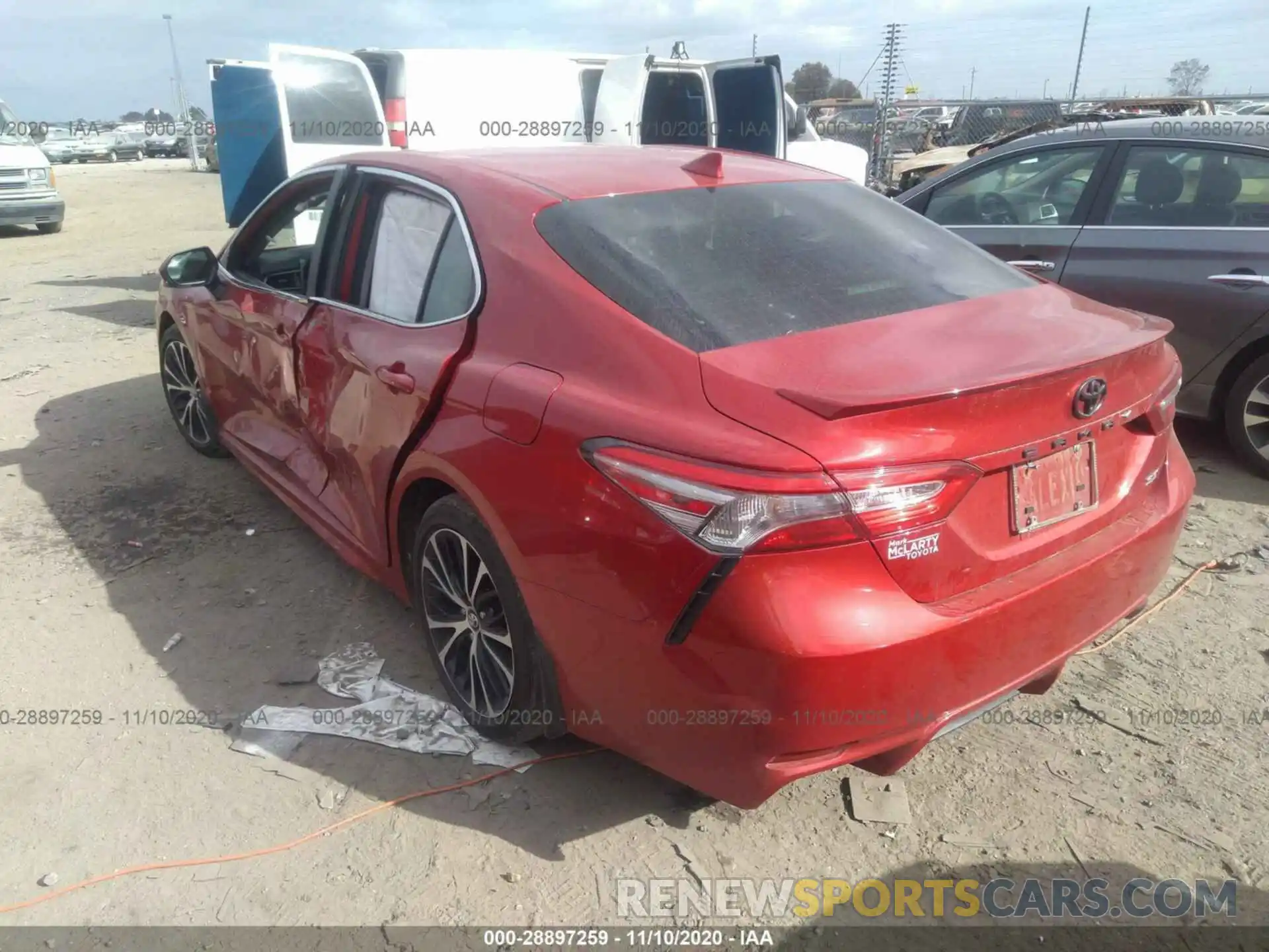 3 Photograph of a damaged car 4T1B11HK3KU272728 TOYOTA CAMRY 2019