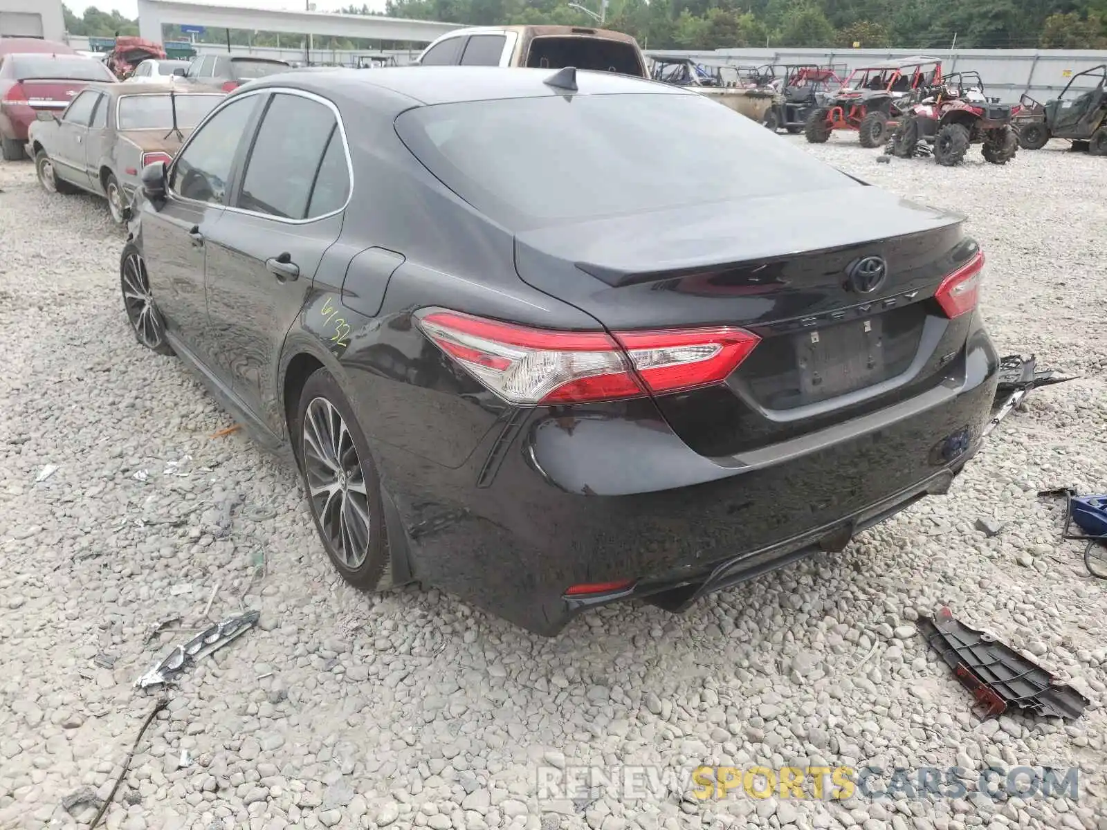 3 Фотография поврежденного автомобиля 4T1B11HK3KU274379 TOYOTA CAMRY 2019