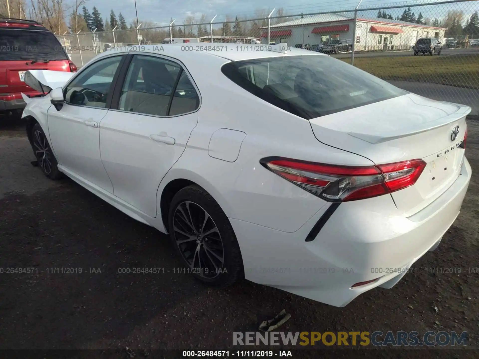 3 Фотография поврежденного автомобиля 4T1B11HK3KU279601 TOYOTA CAMRY 2019