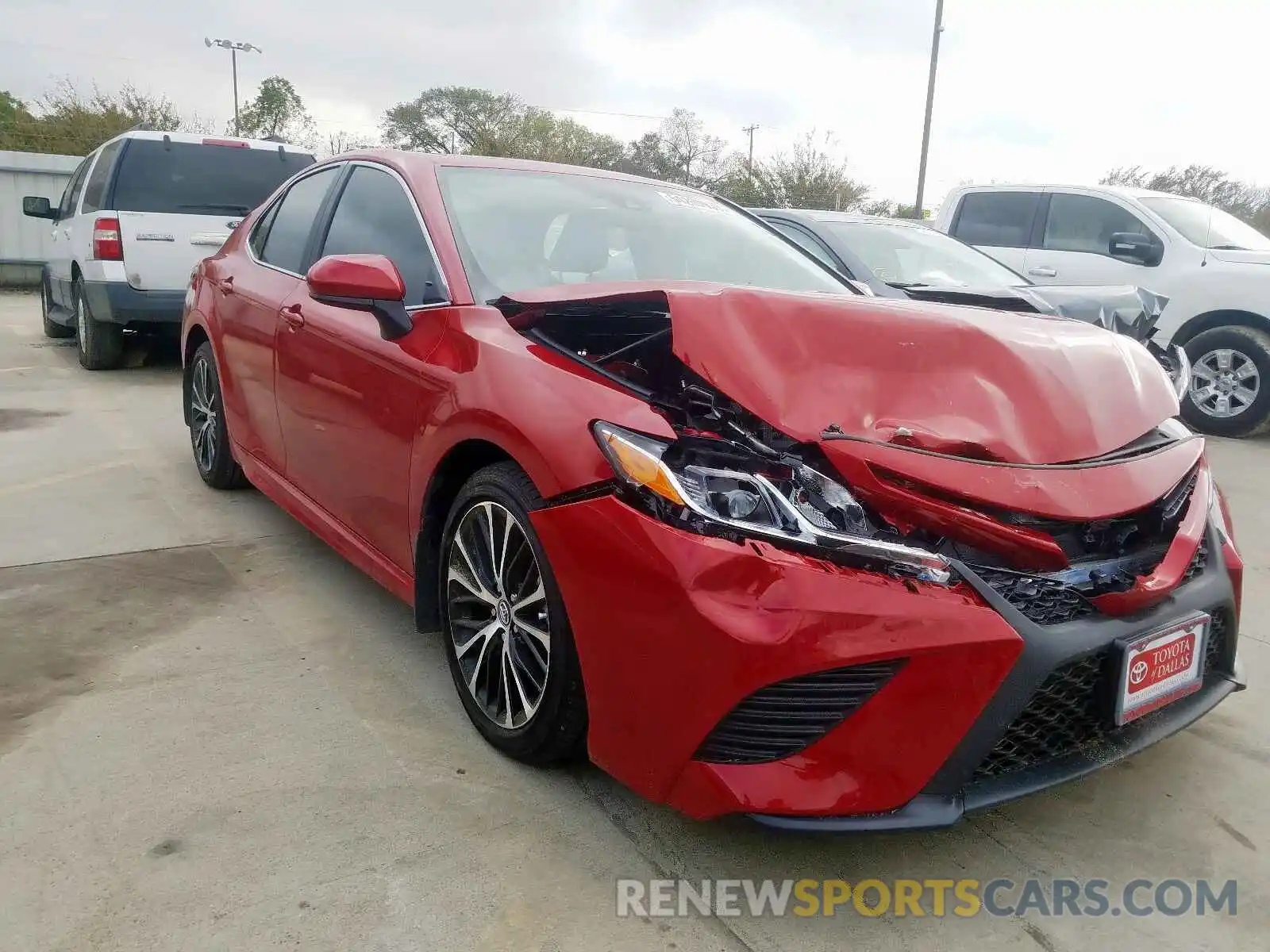 1 Photograph of a damaged car 4T1B11HK3KU282031 TOYOTA CAMRY 2019