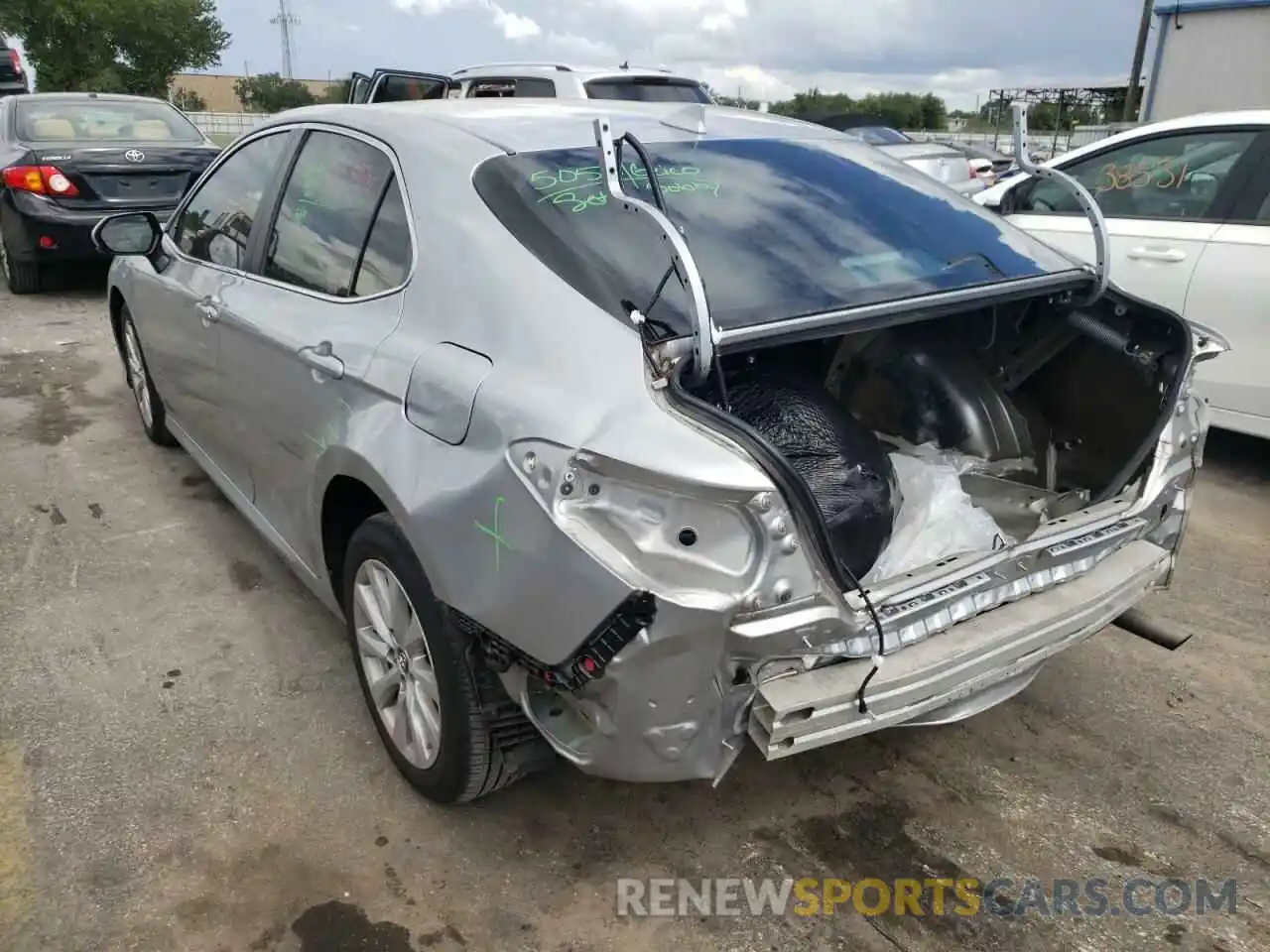 3 Photograph of a damaged car 4T1B11HK3KU286533 TOYOTA CAMRY 2019