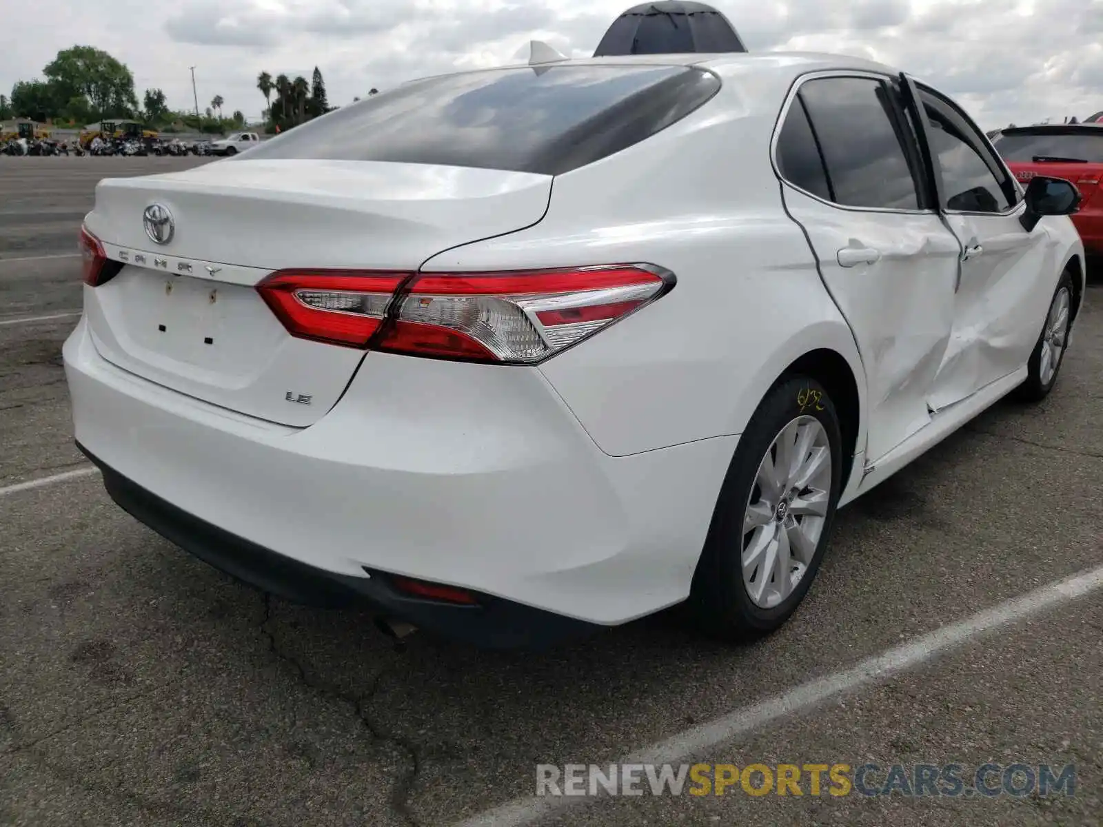 4 Фотография поврежденного автомобиля 4T1B11HK3KU287214 TOYOTA CAMRY 2019