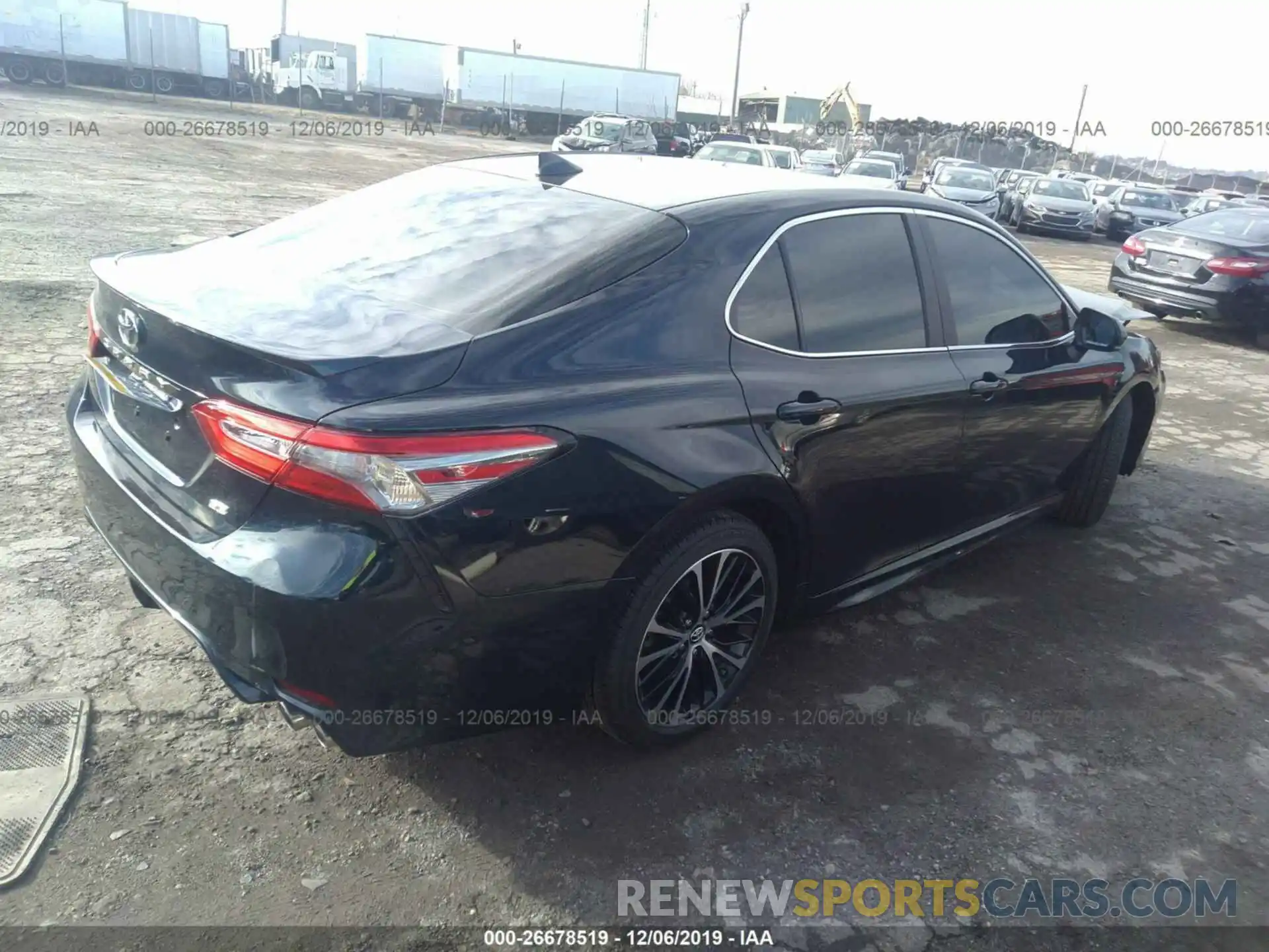 4 Фотография поврежденного автомобиля 4T1B11HK3KU287343 TOYOTA CAMRY 2019